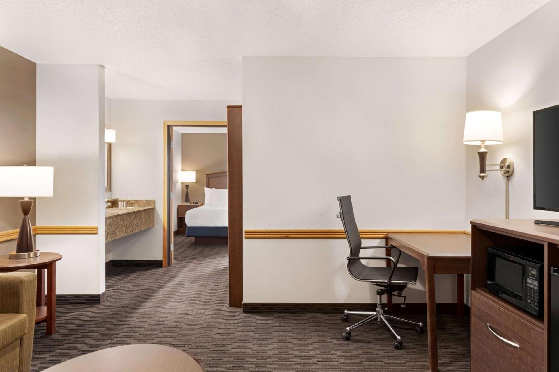 AmericInn by Wyndham Baudette photo 31