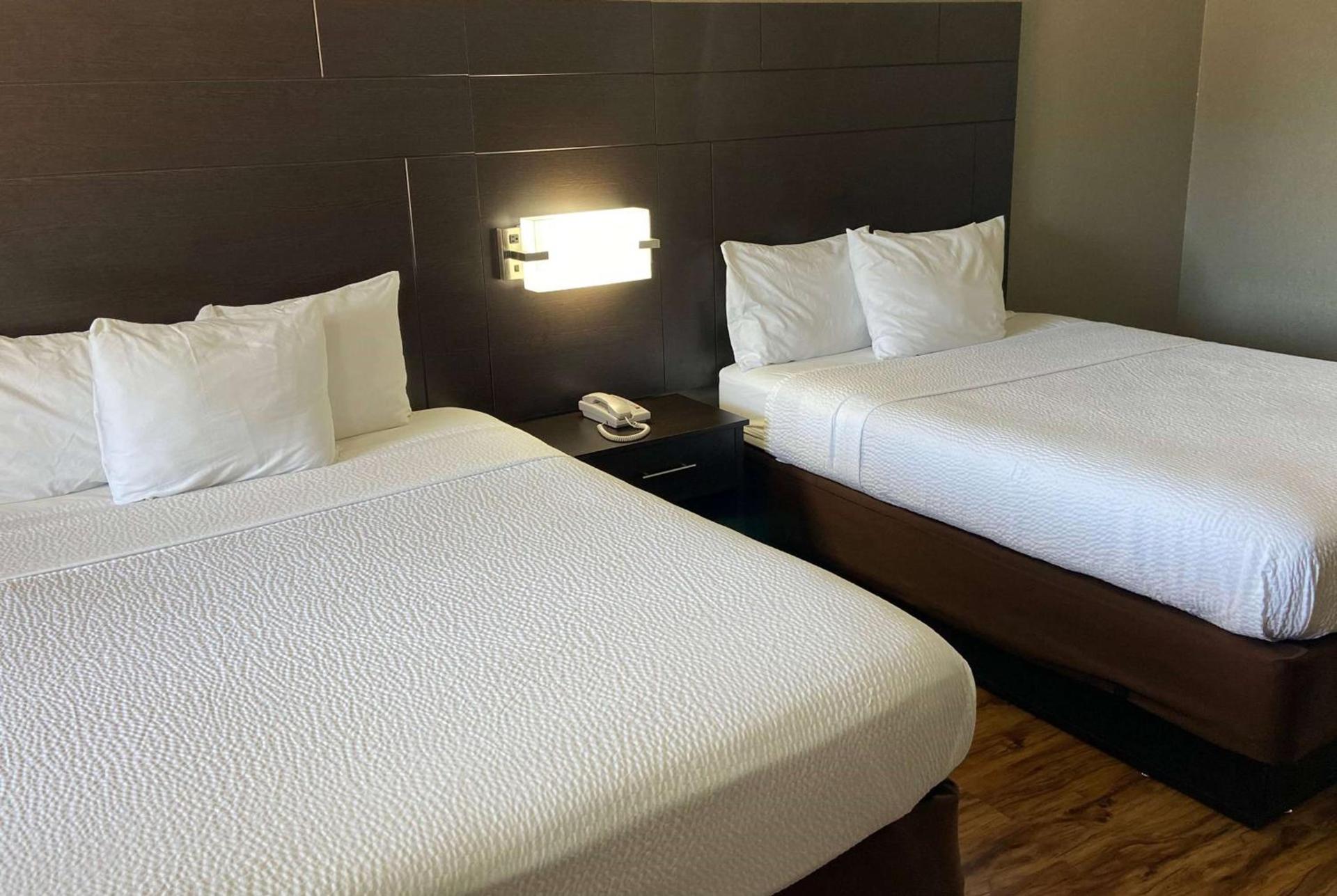 Days Inn by Wyndham Tupelo photo 16
