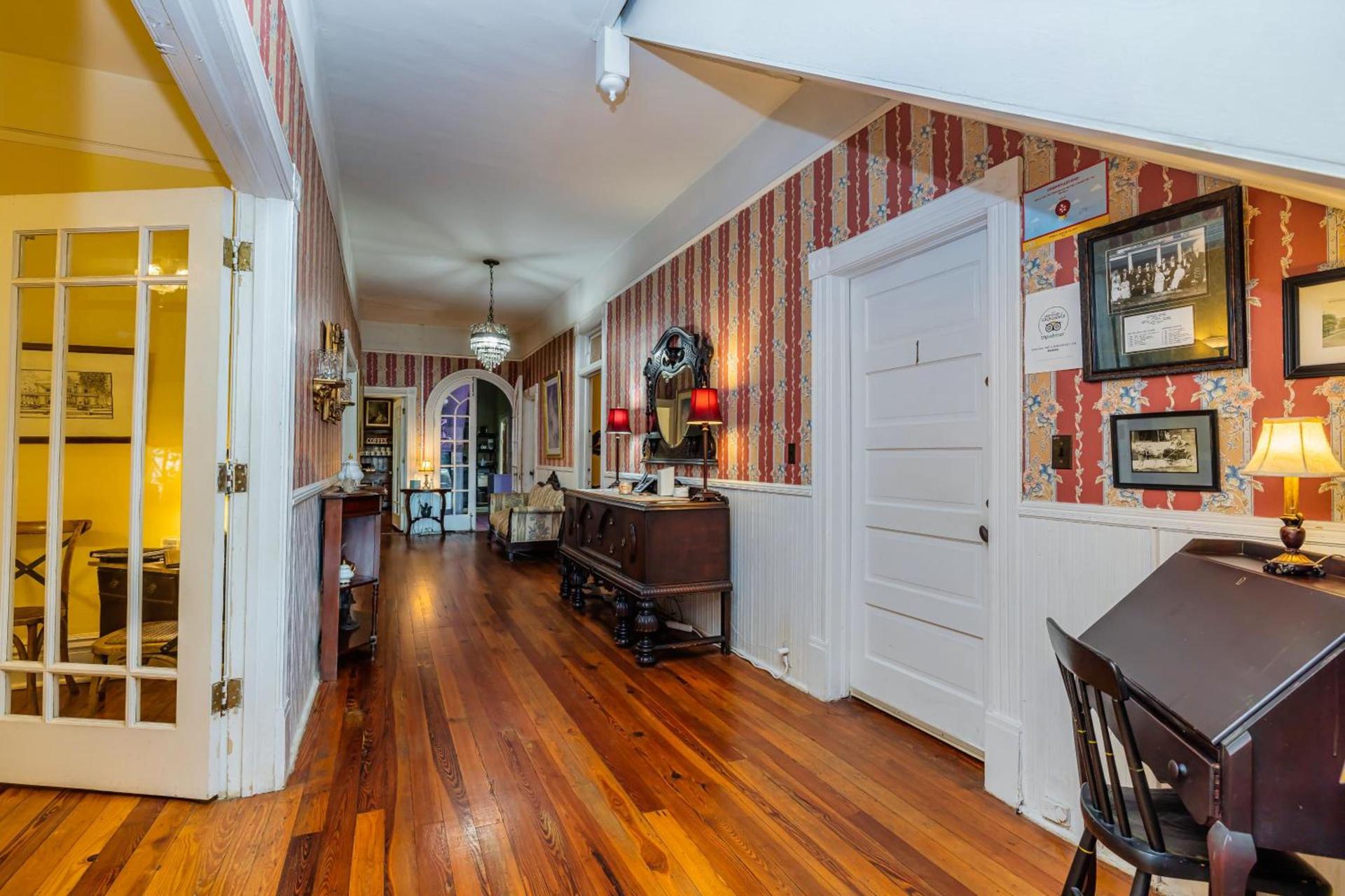 Veranda Historic Inn photo 37