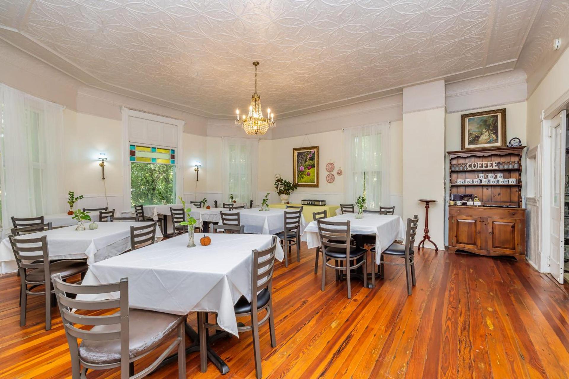 Veranda Historic Inn photo 38