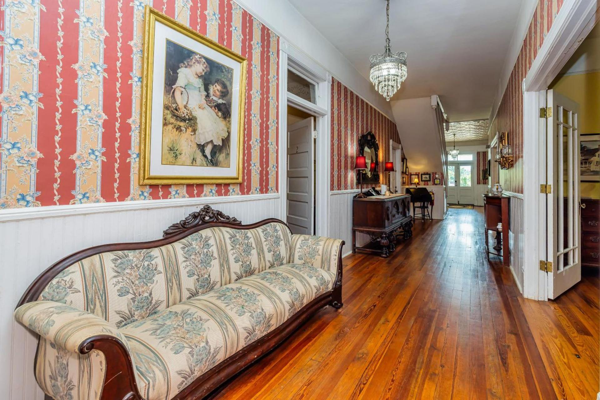 Veranda Historic Inn photo 57