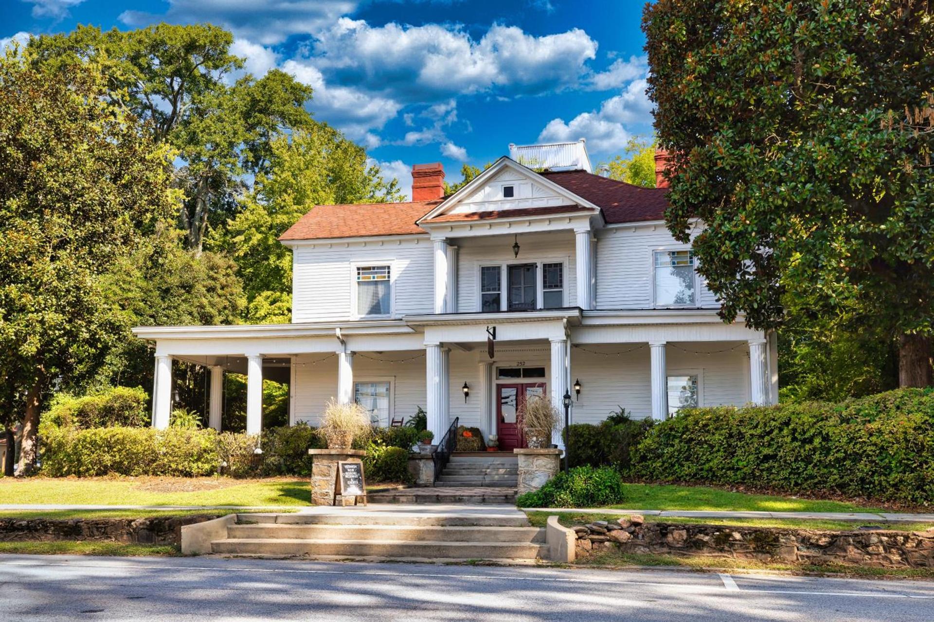 Veranda Historic Inn photo 55