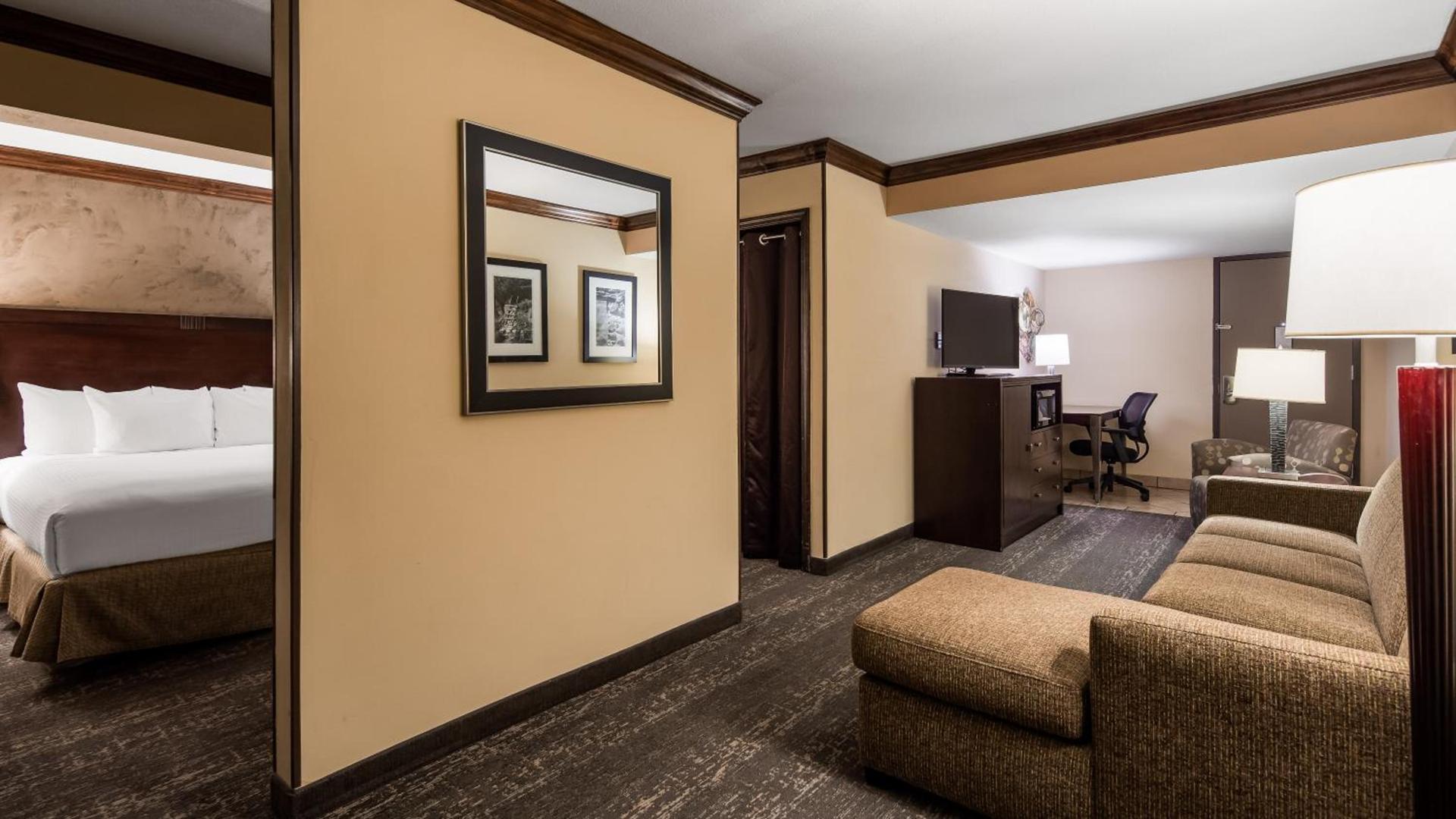 Best Western Plus Raton Hotel photo 51