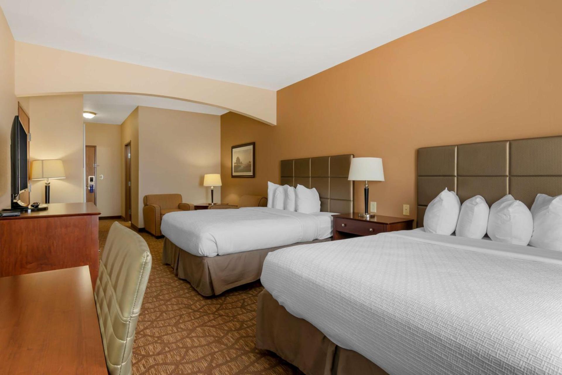 Best Western Plus Butterfield Inn photo 21