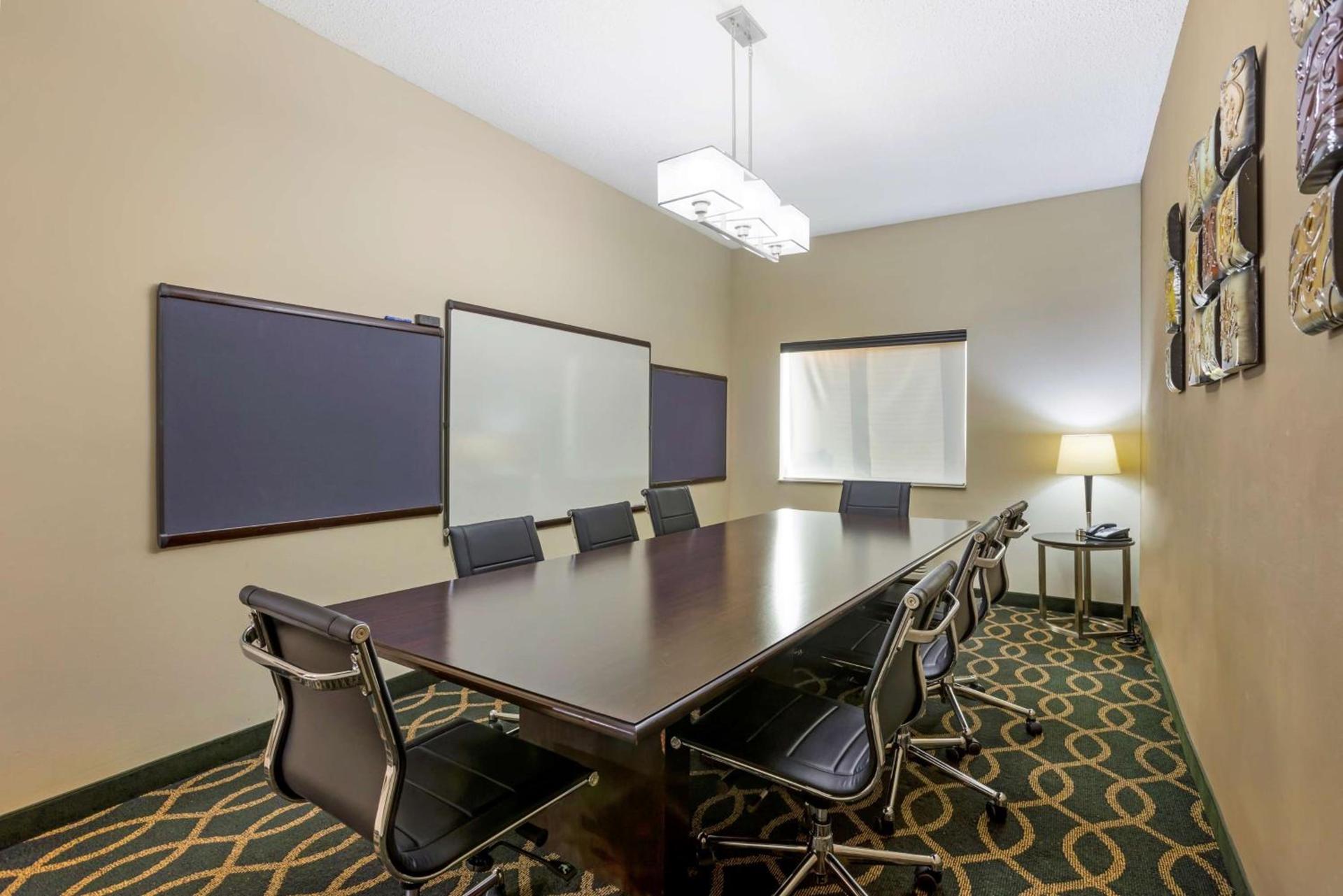 Best Western Plus Searcy Inn photo 27