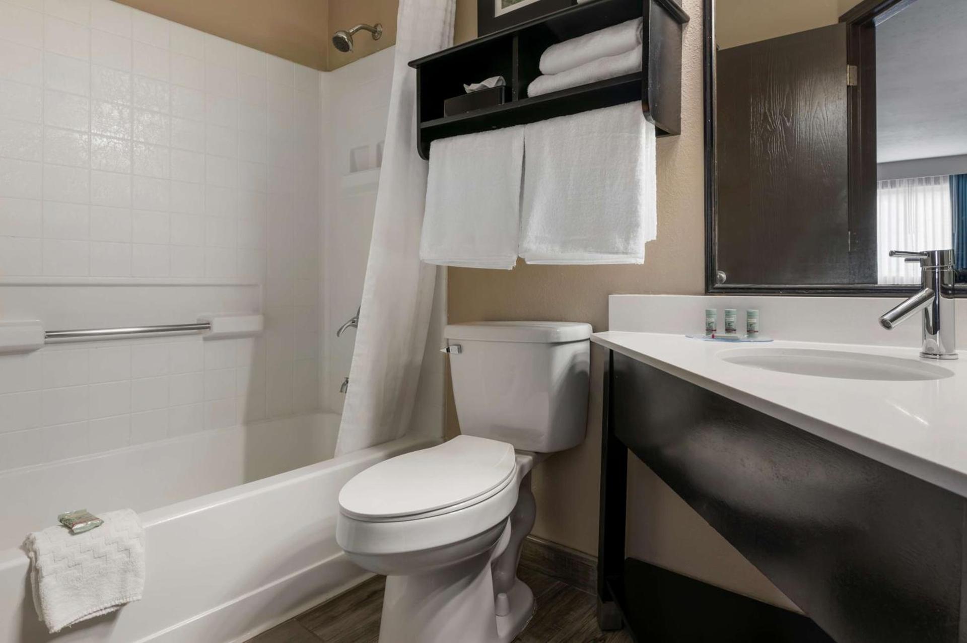 Best Western Edinburgh/Columbus photo 17