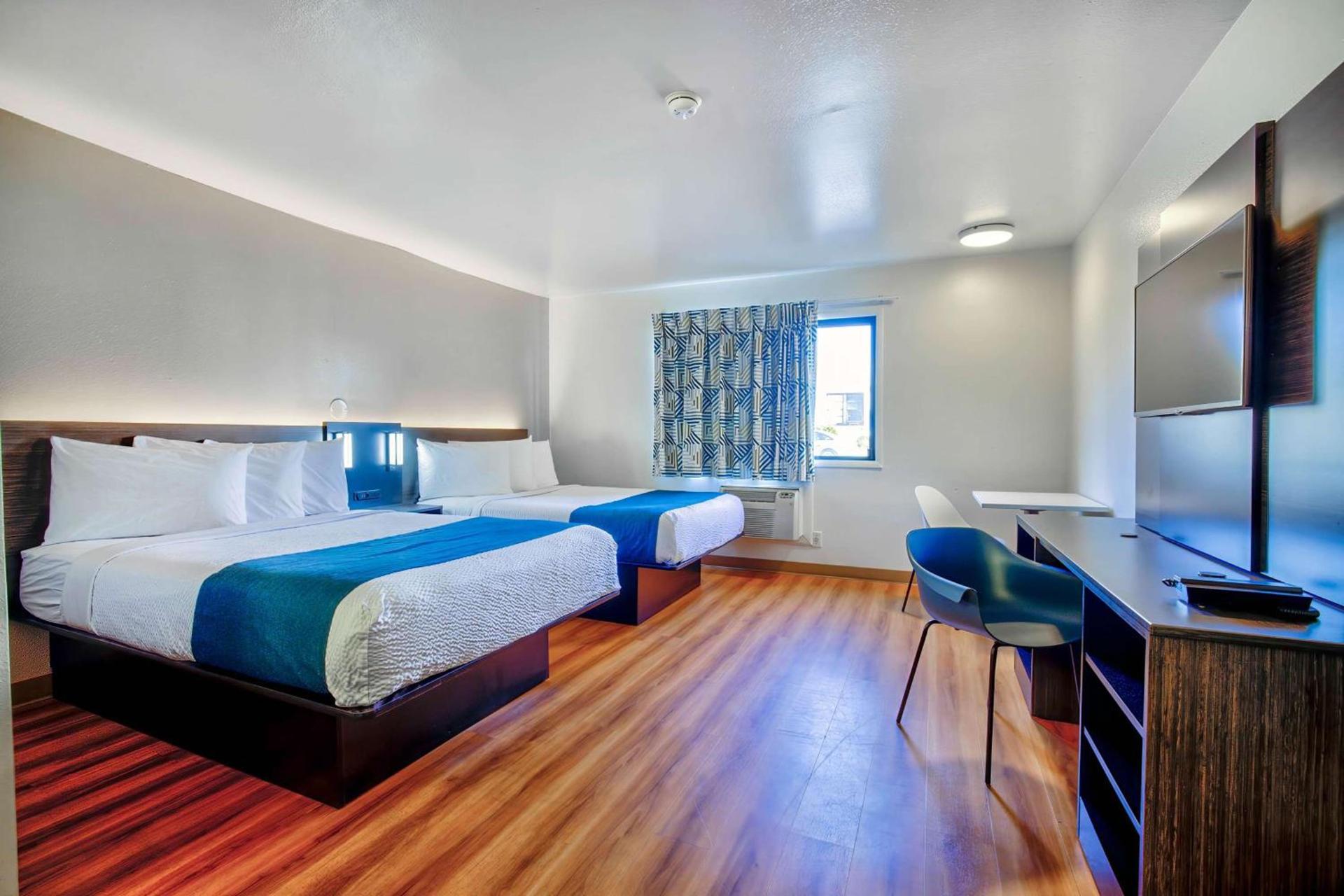 Motel 6-Duluth, MN photo 15