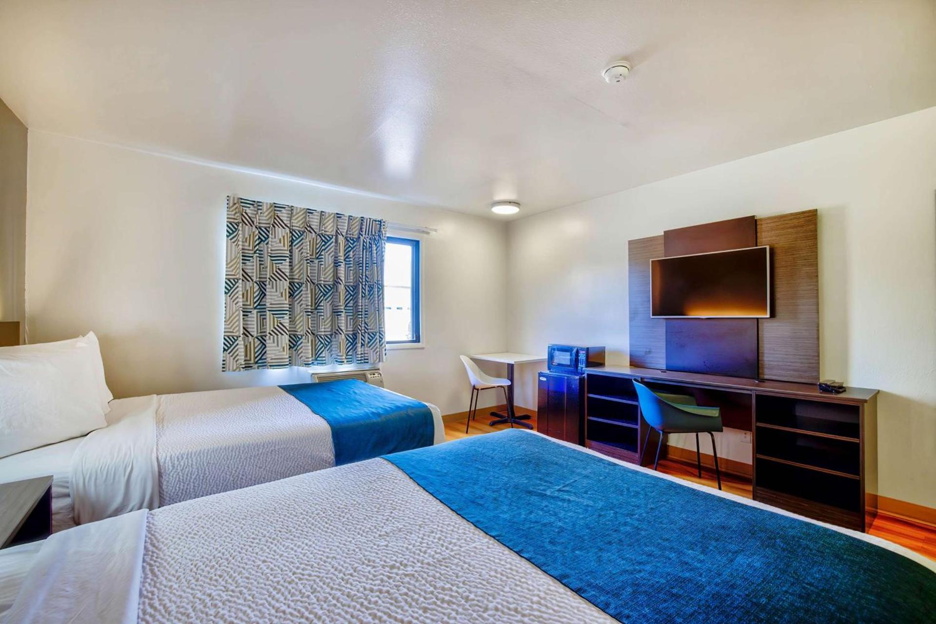 Motel 6-Duluth, MN photo 19