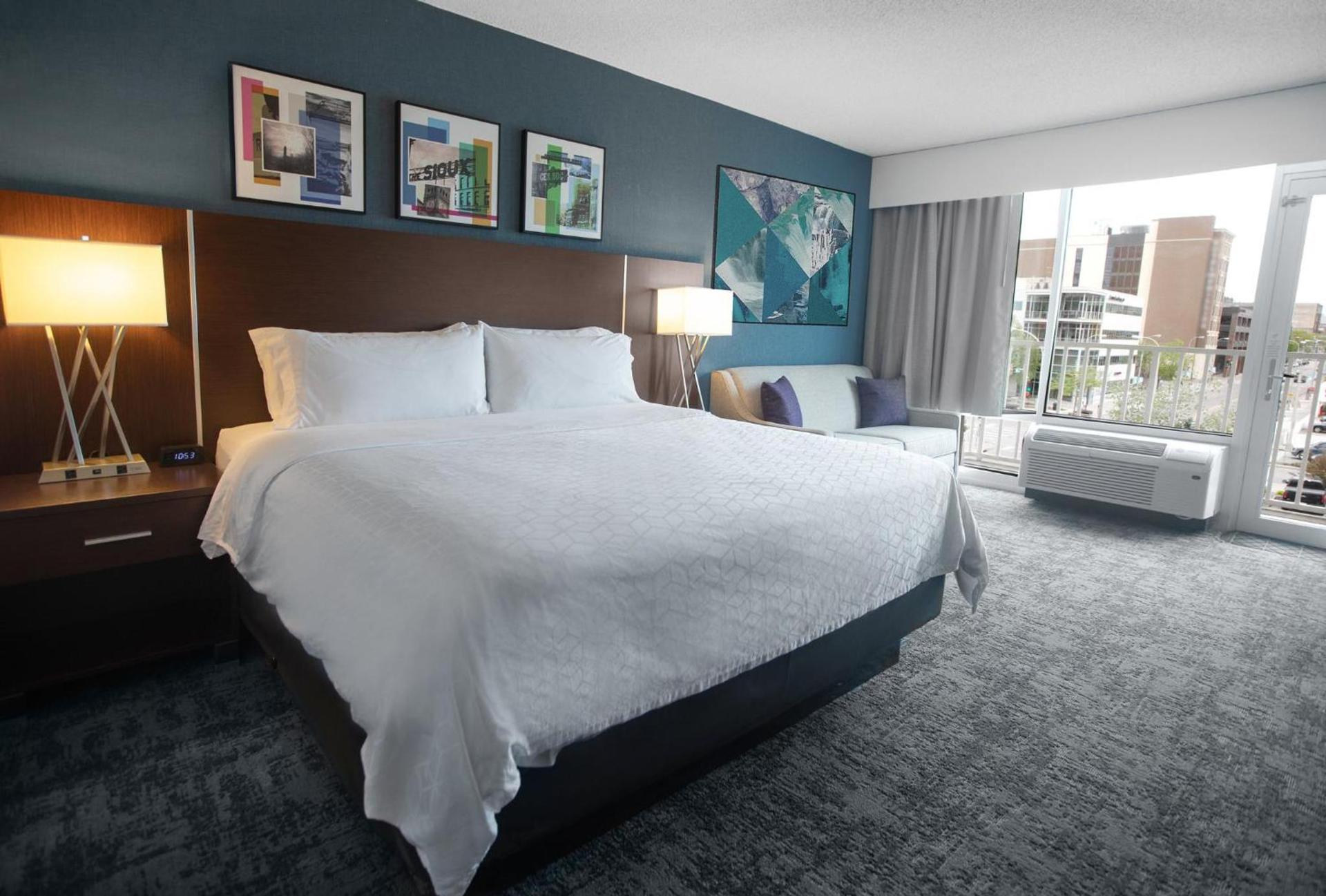 Holiday Inn Sioux Falls-City Center by IHG photo 64