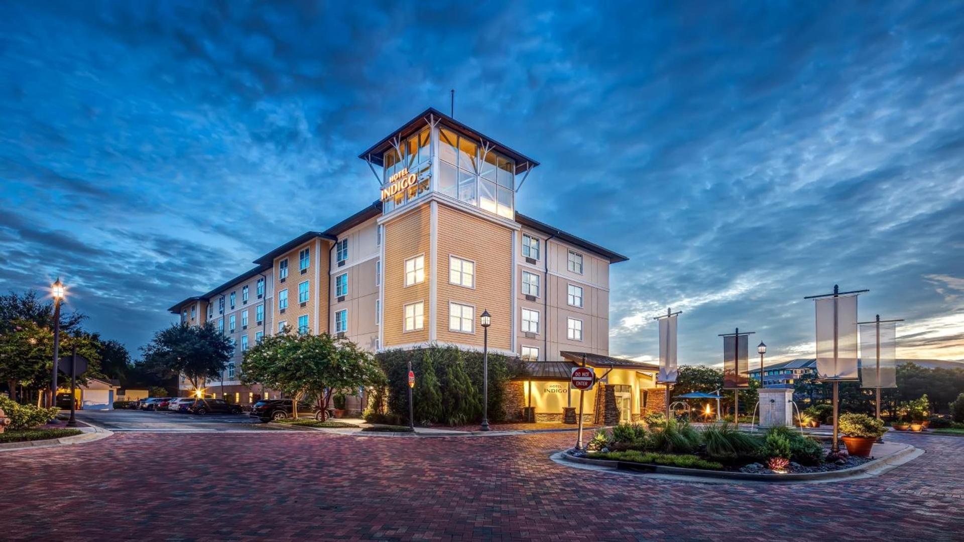 Hotel Indigo Jacksonville-Deerwood Park by IHG photo 57