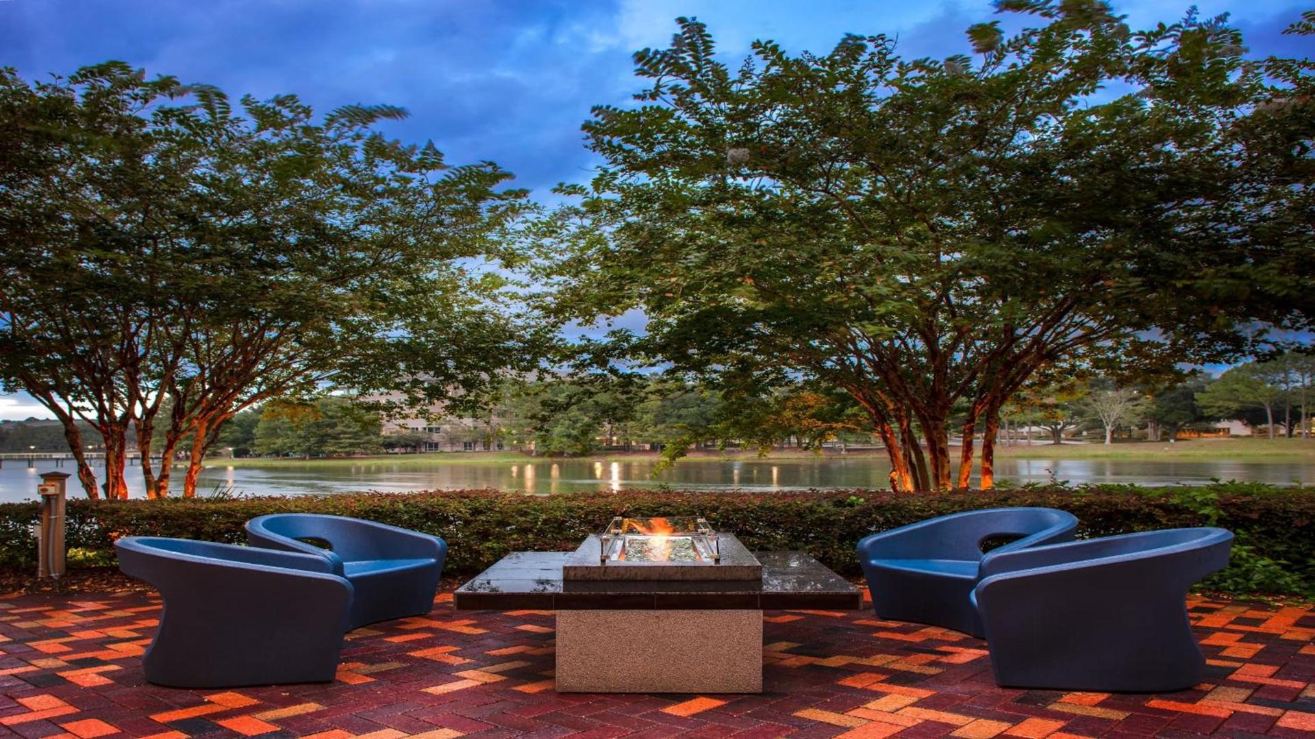 Hotel Indigo Jacksonville-Deerwood Park by IHG photo 40