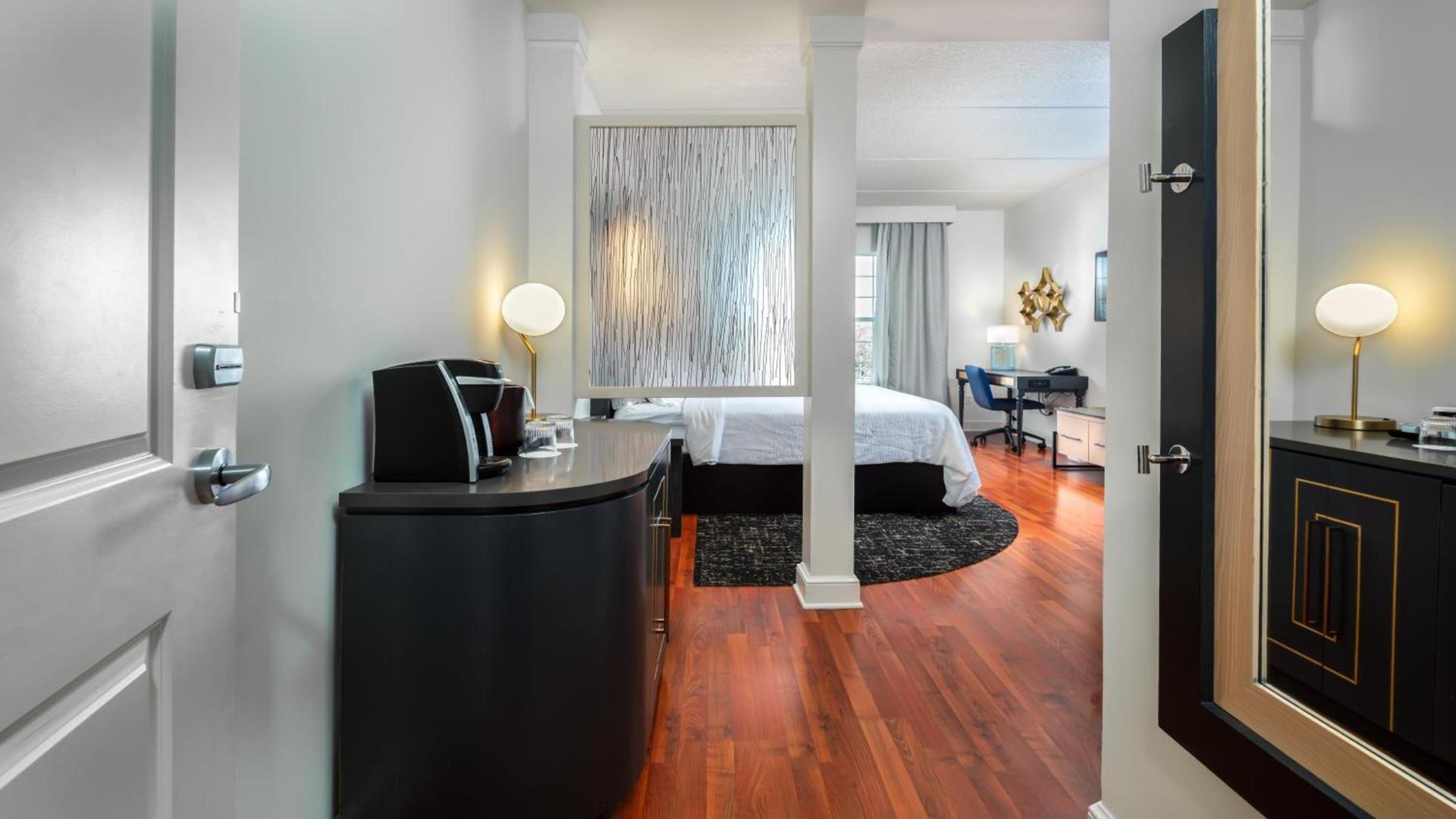 Hotel Indigo Jacksonville-Deerwood Park by IHG photo 42