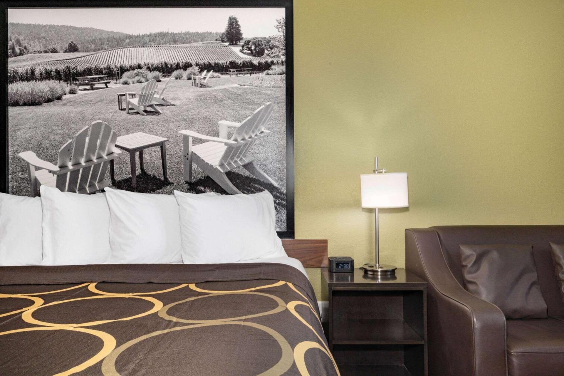 The Orchard Hotel Ukiah Wine Country Free Breakfast, Pool, & Hot Tub photo 18