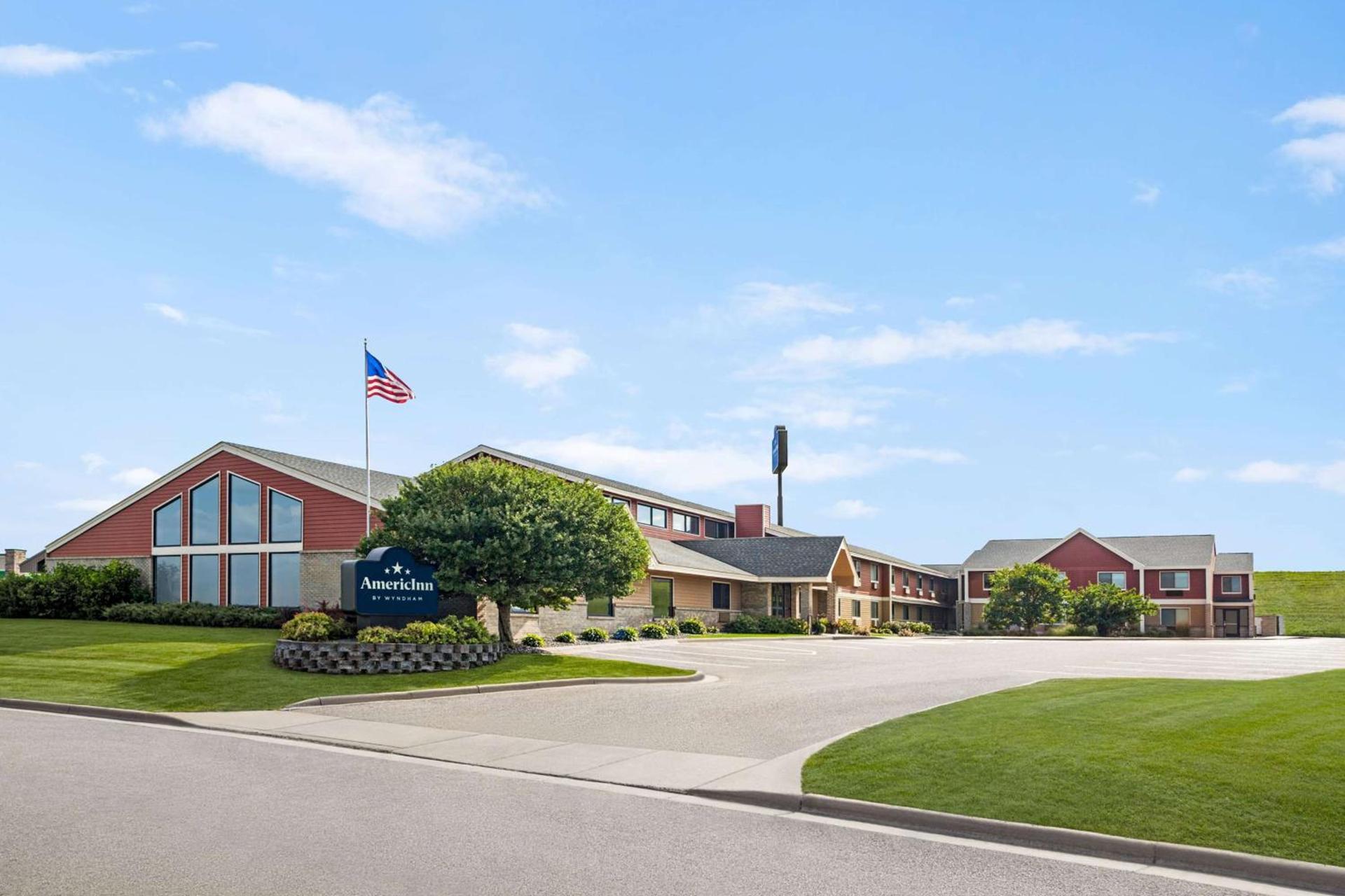 AmericInn by Wyndham Sauk Centre photo 1