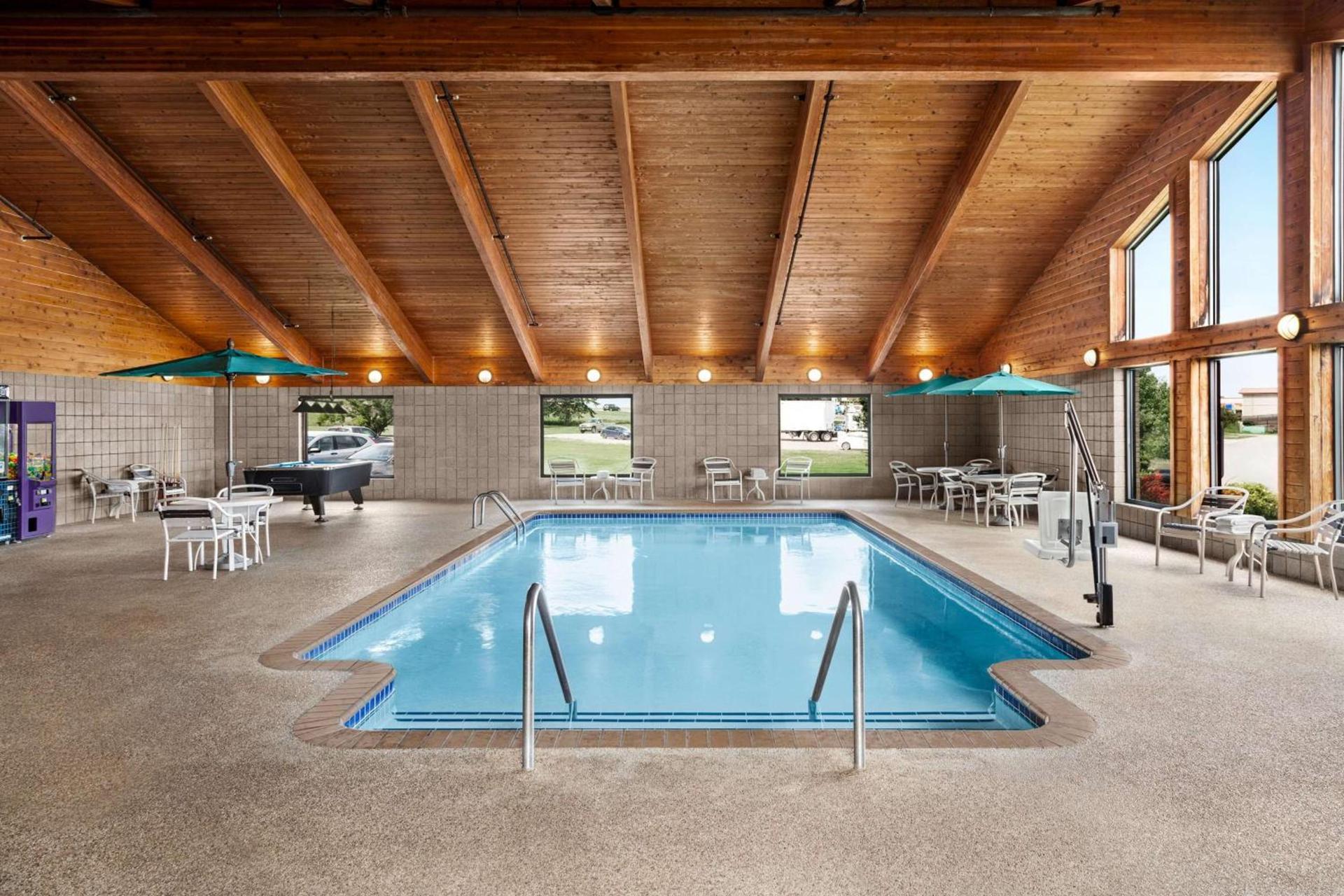 AmericInn by Wyndham Sauk Centre photo 11
