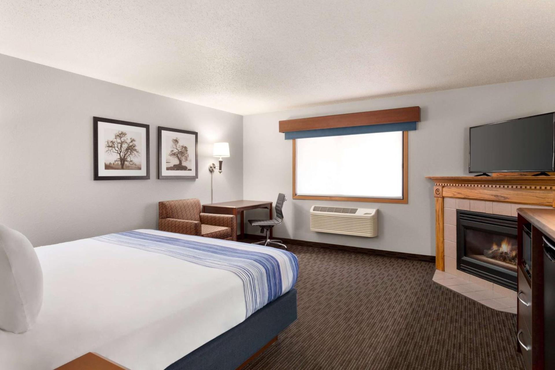AmericInn by Wyndham Sauk Centre photo 16