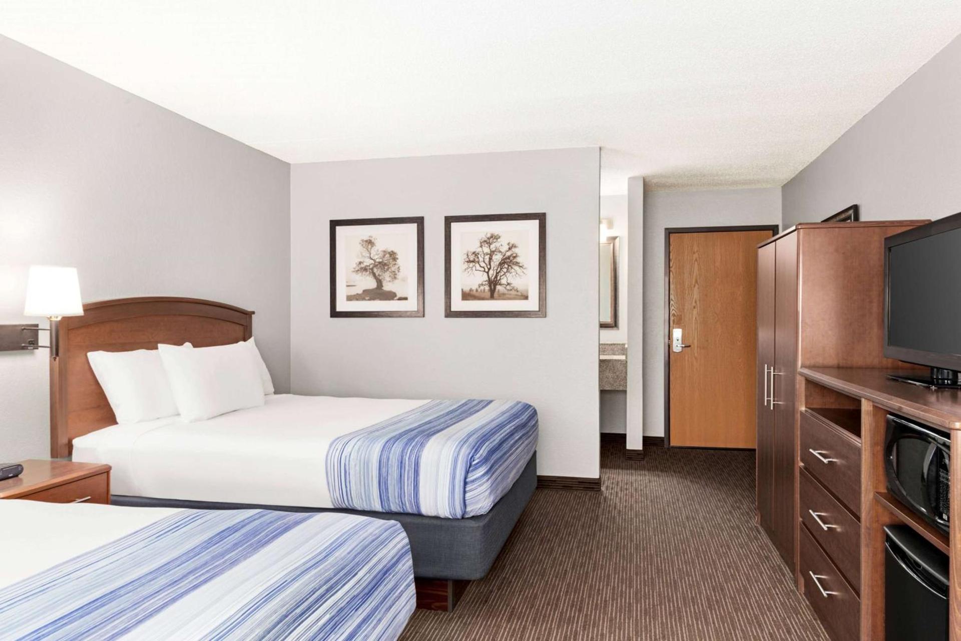 AmericInn by Wyndham Sauk Centre photo 23