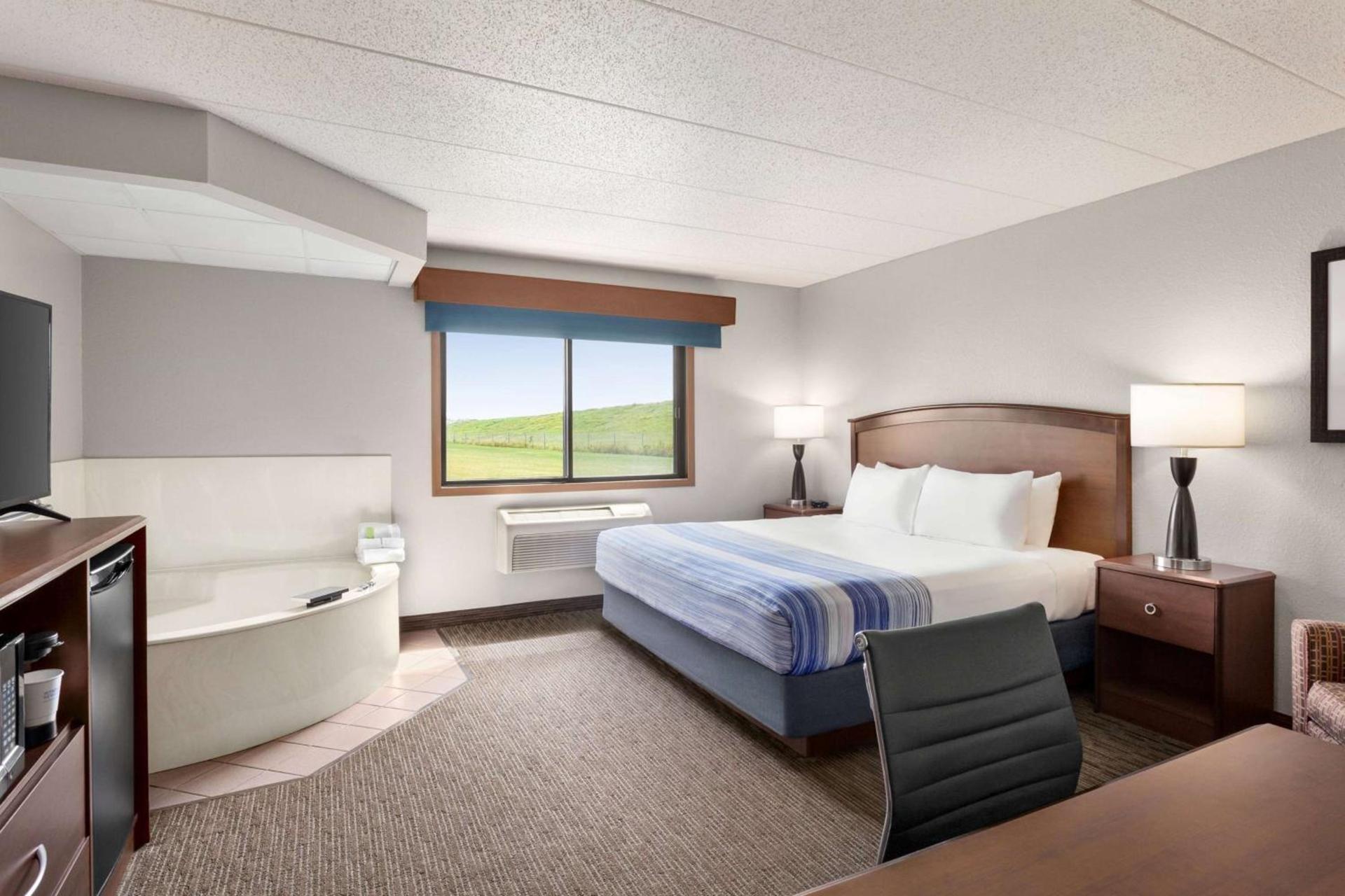 AmericInn by Wyndham Sauk Centre photo 35