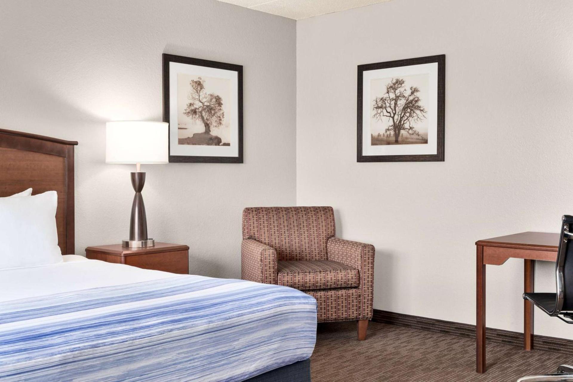 AmericInn by Wyndham Sauk Centre photo 37