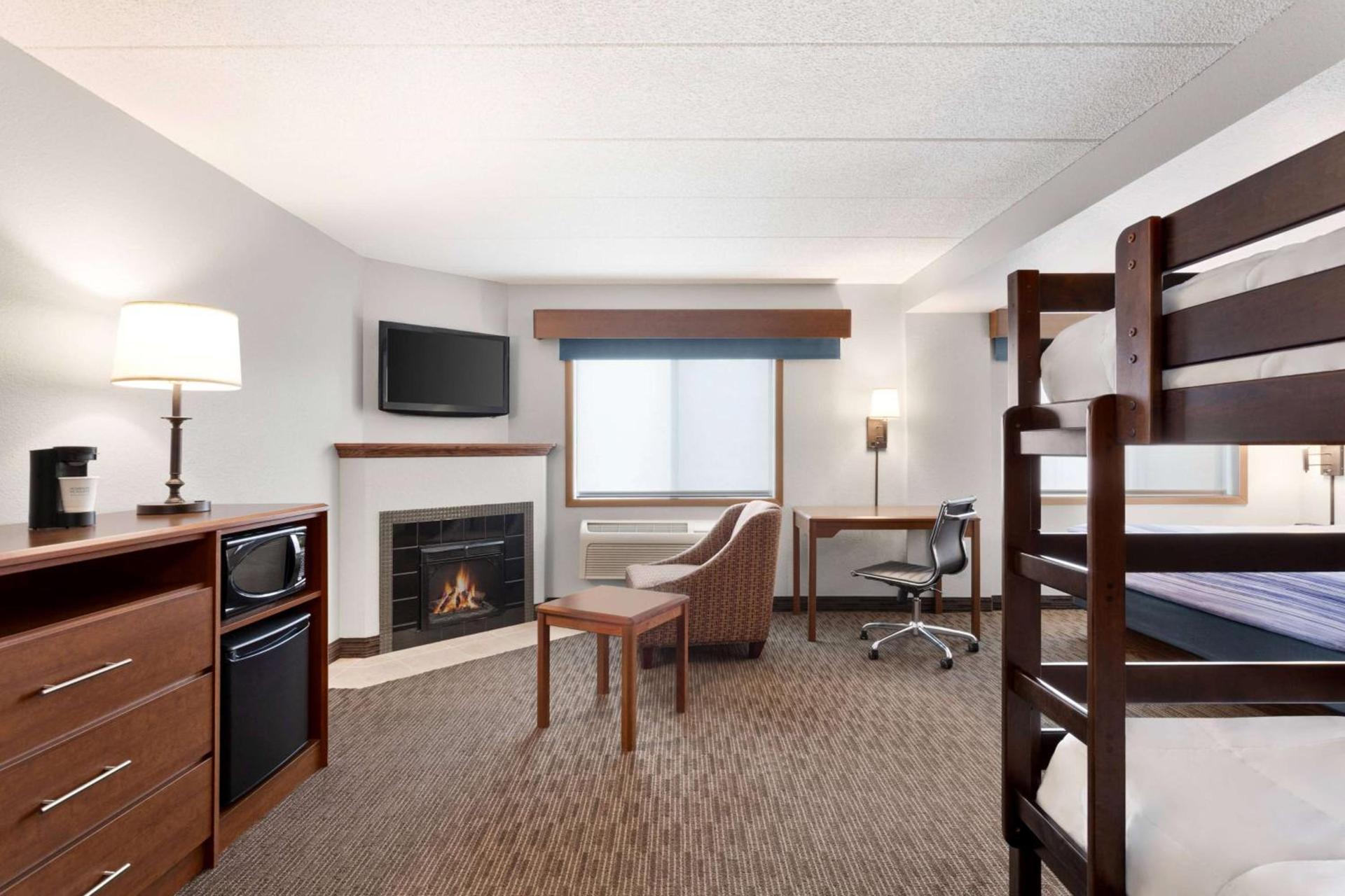 AmericInn by Wyndham Sauk Centre photo 38