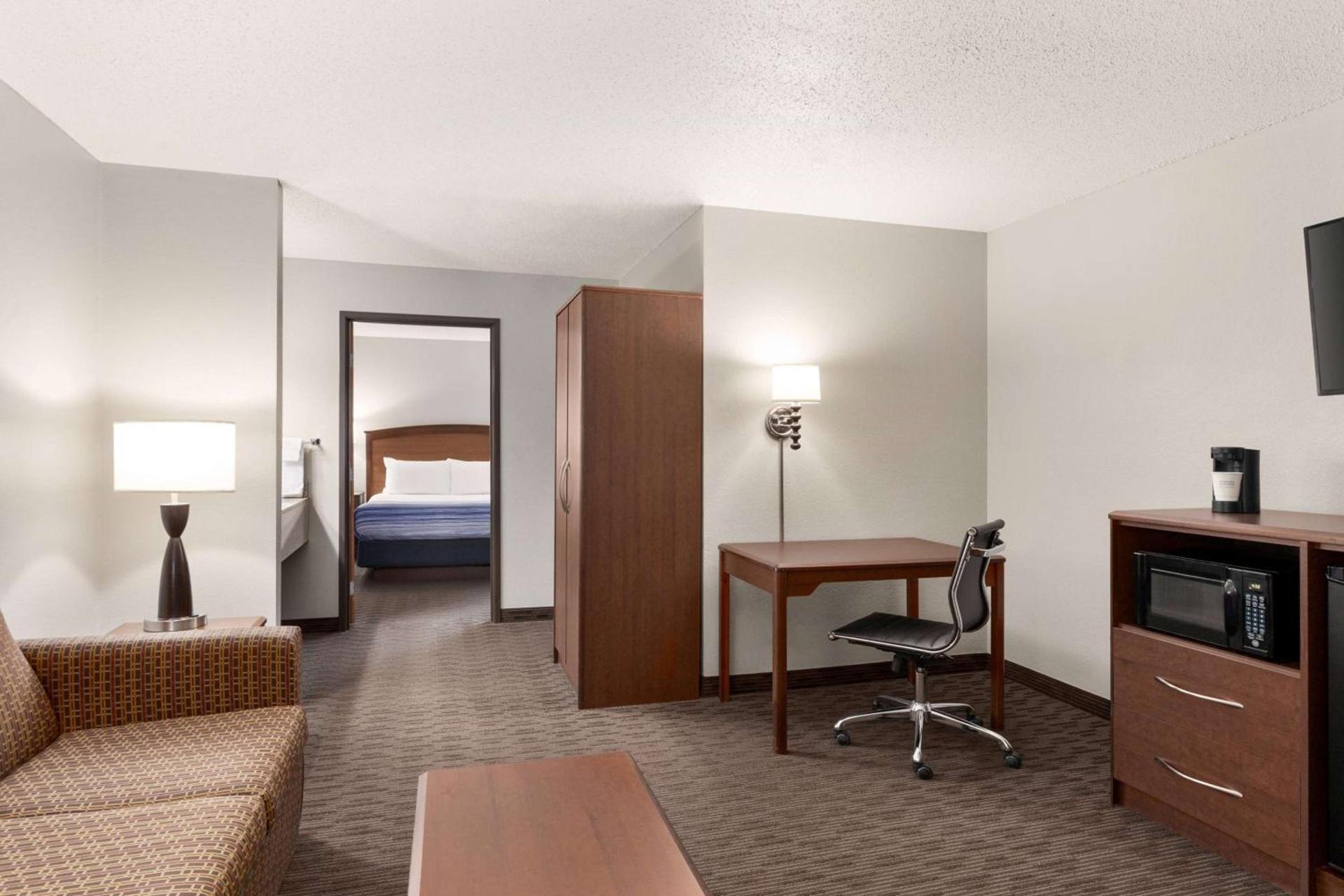 AmericInn by Wyndham Sauk Centre photo 42