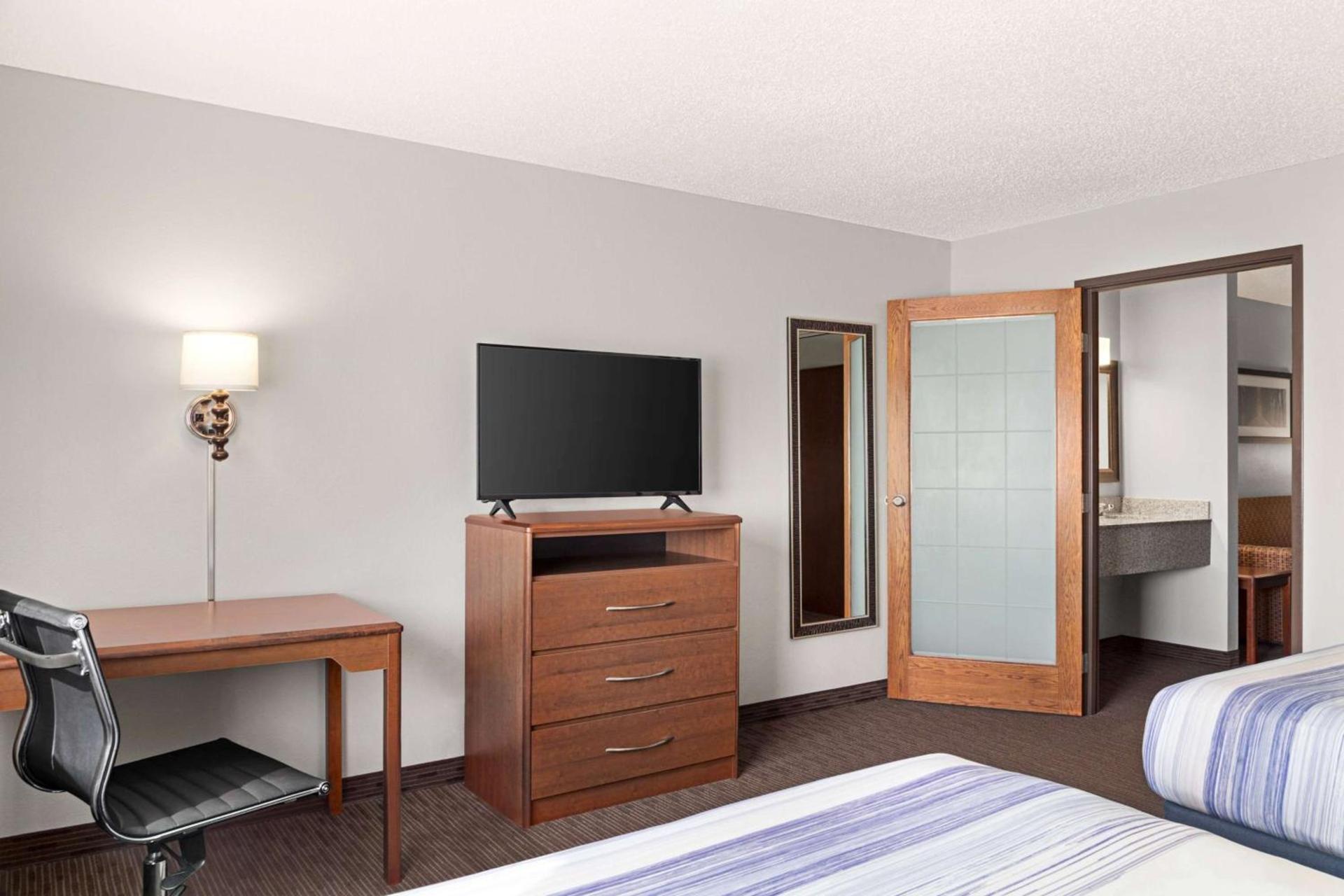 AmericInn by Wyndham Sauk Centre photo 45