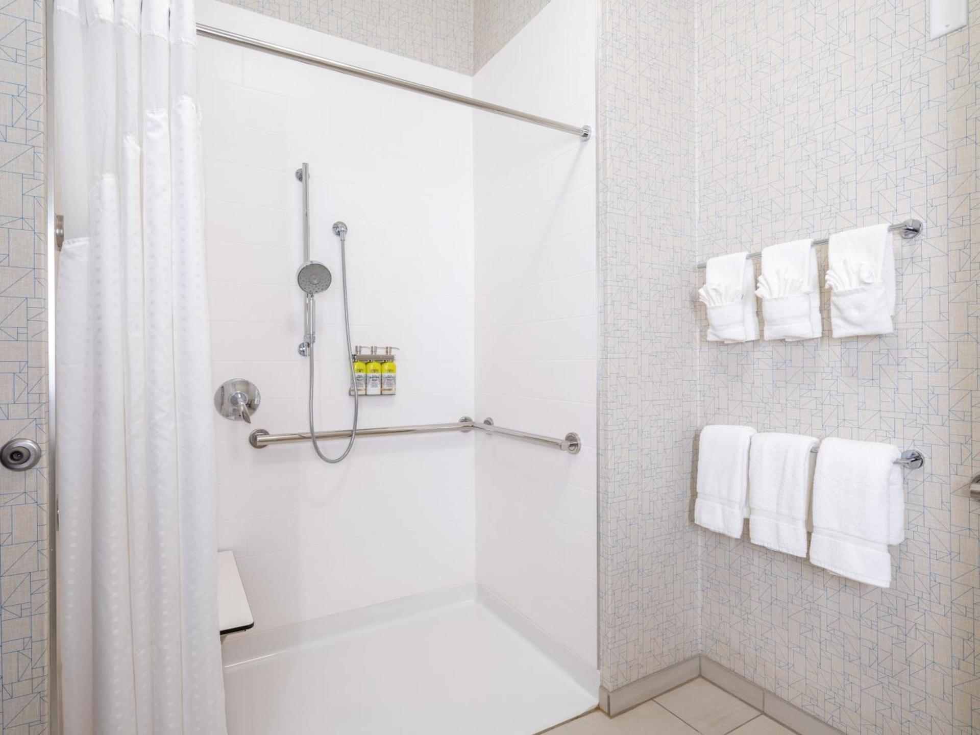 Holiday Inn Express & Suites - Watertown by IHG photo 30