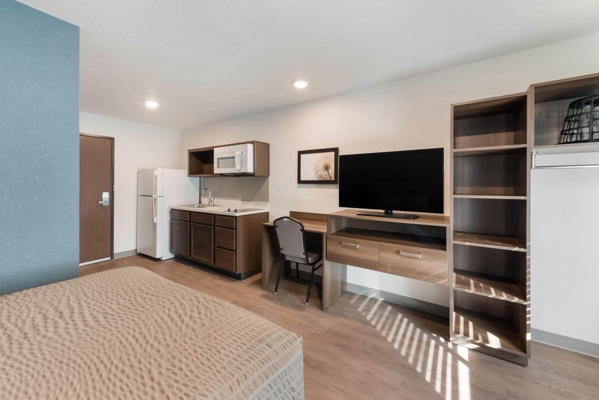 WoodSpring Suites Dayton North photo 21