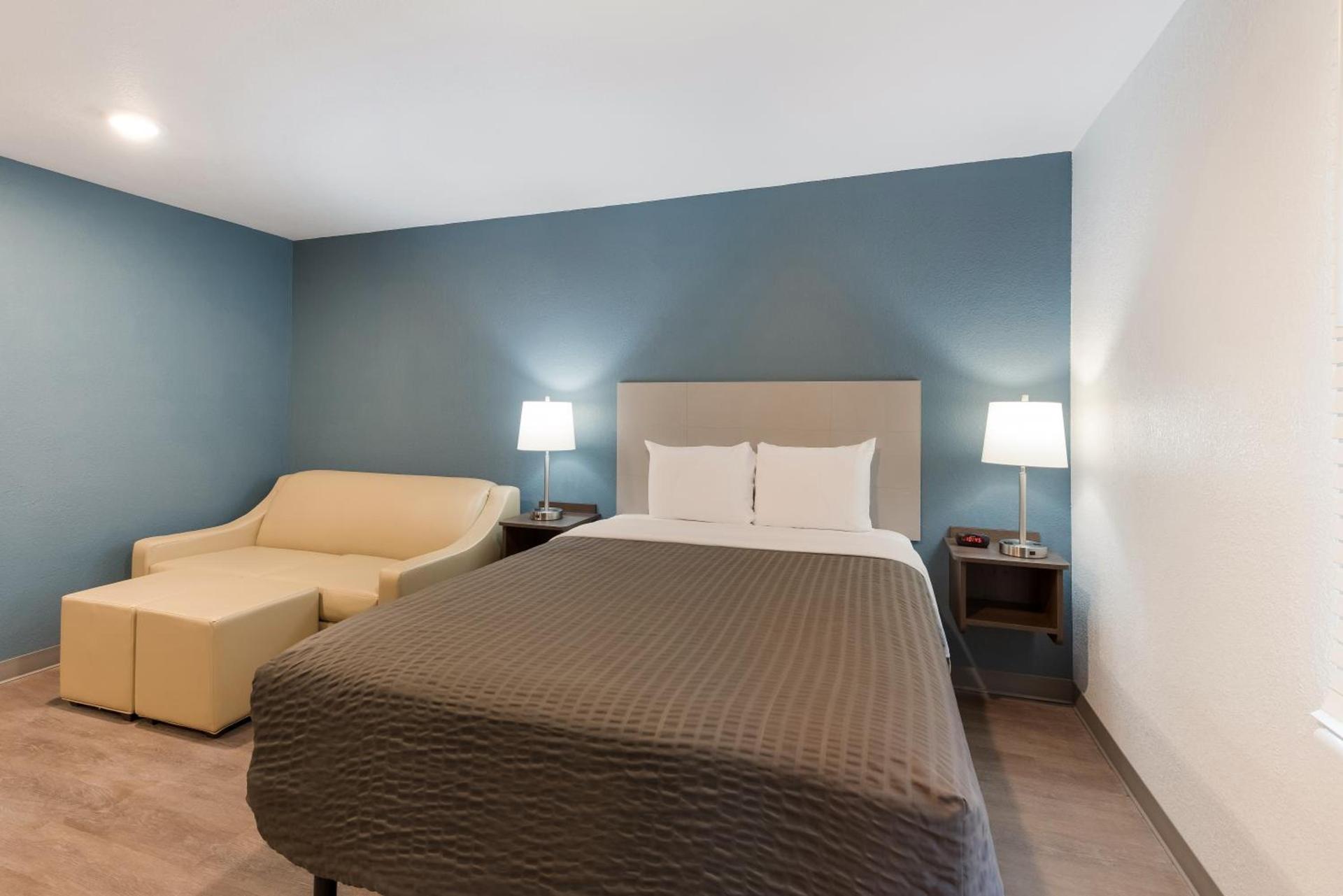 WoodSpring Suites Dayton North photo 27