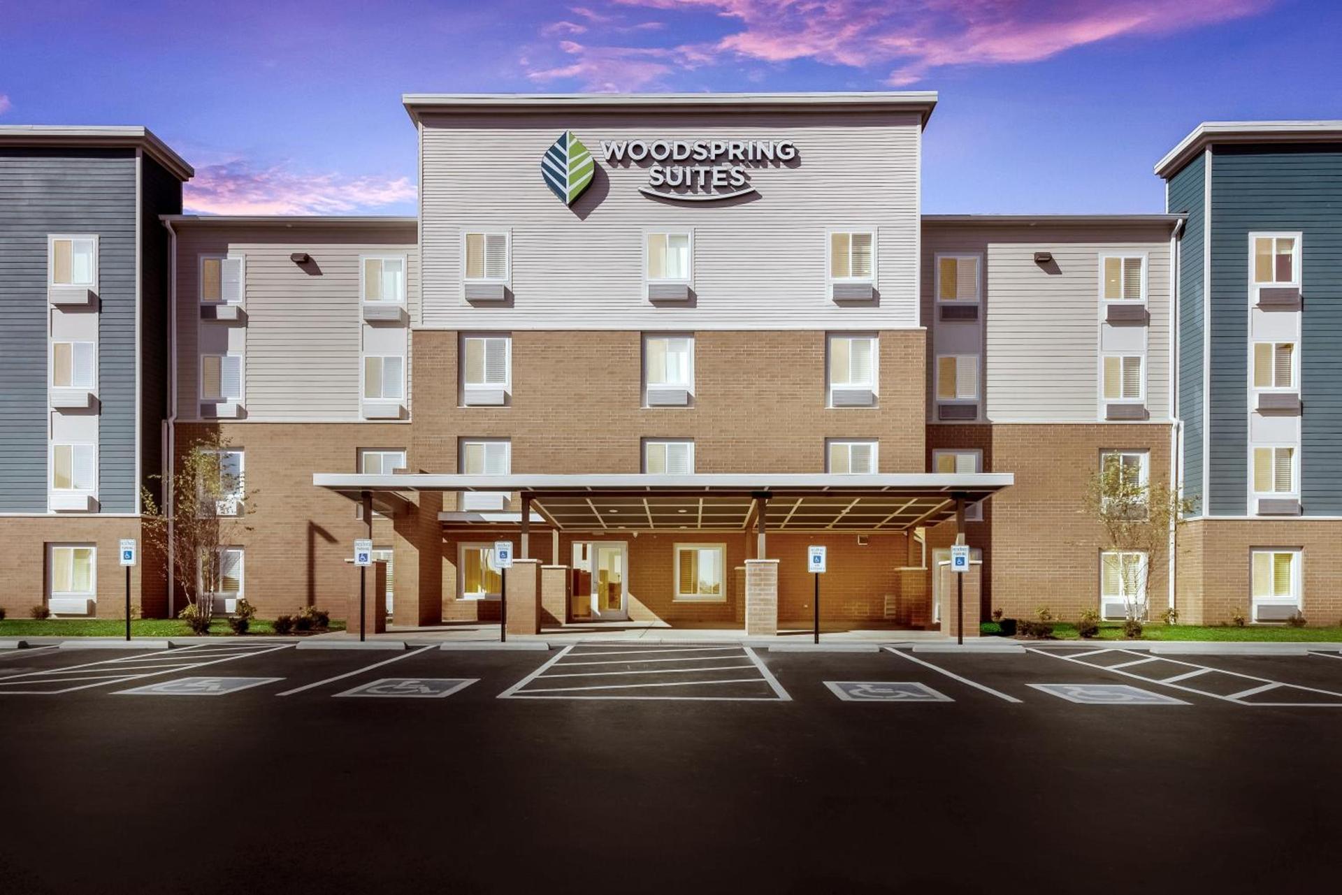 WoodSpring Suites Dayton North photo 31