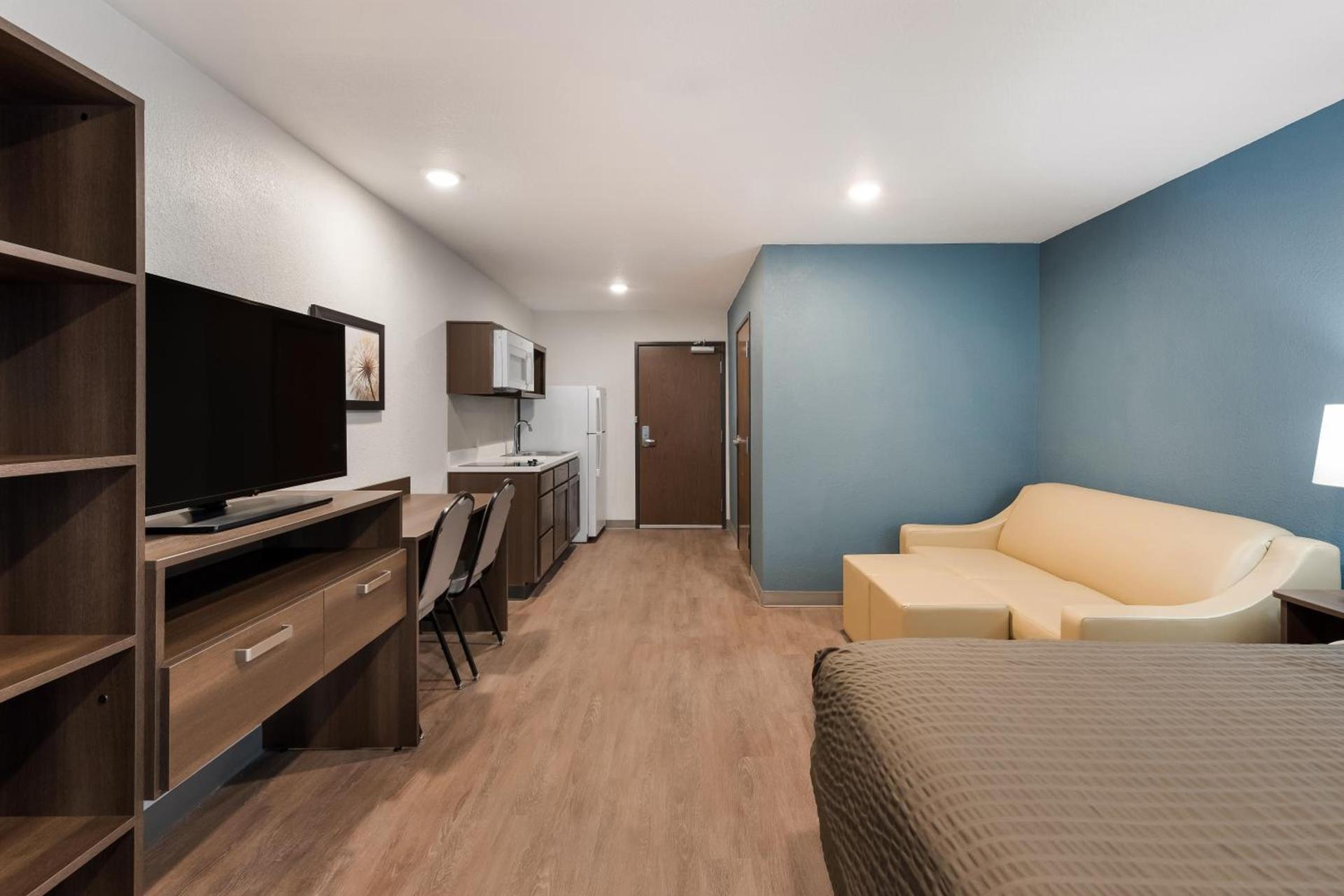 WoodSpring Suites Dayton North photo 36