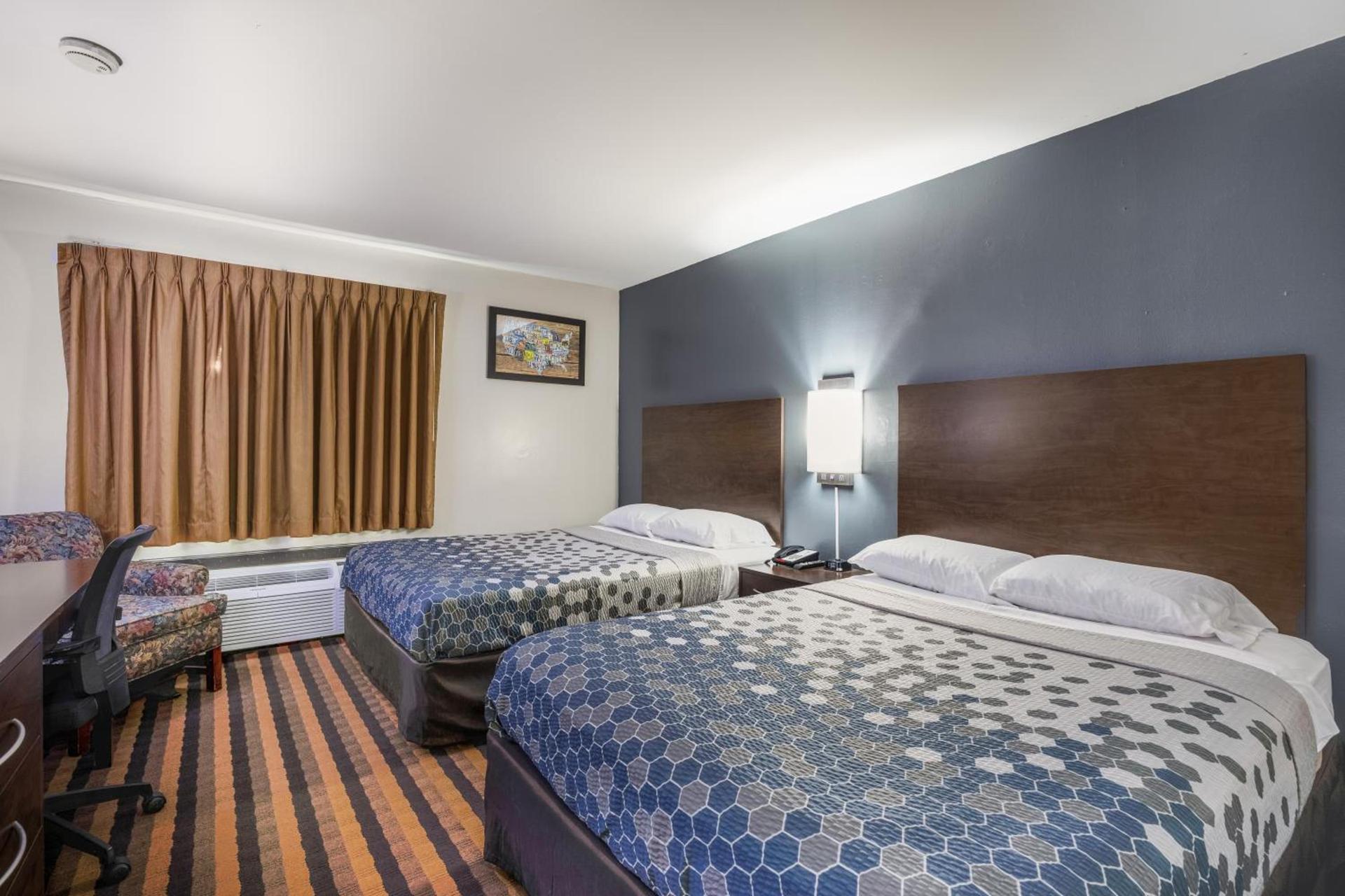 Econo Lodge Milwaukee Airport photo 15