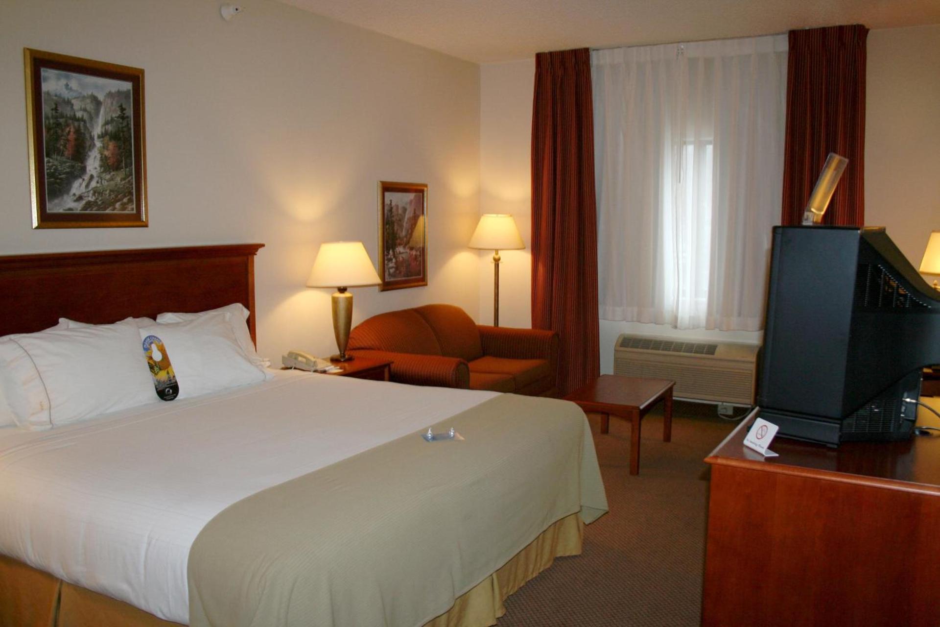 Baymont by Wyndham Portage photo 41