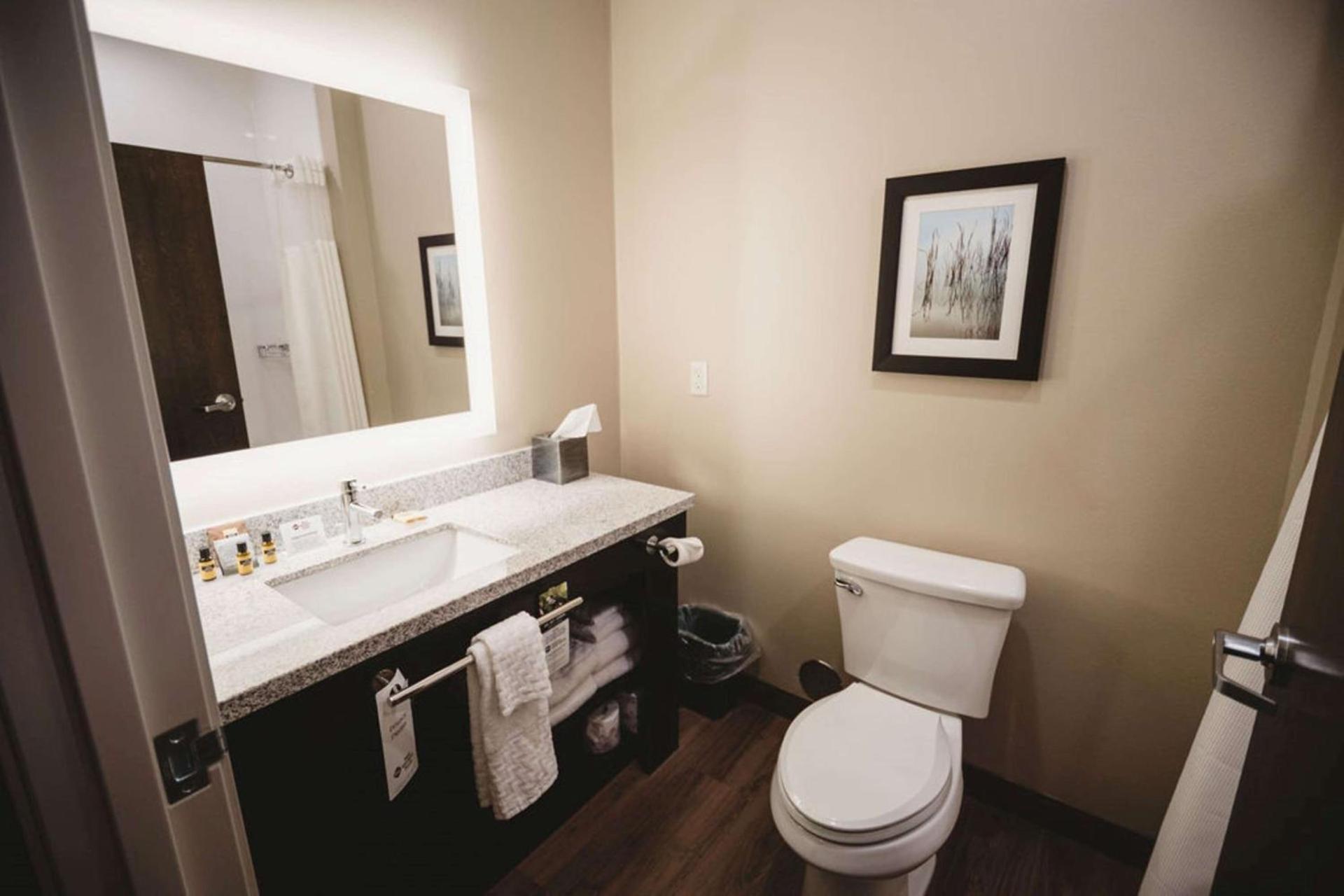 Best Western Plus Lakeview Hotel photo 23