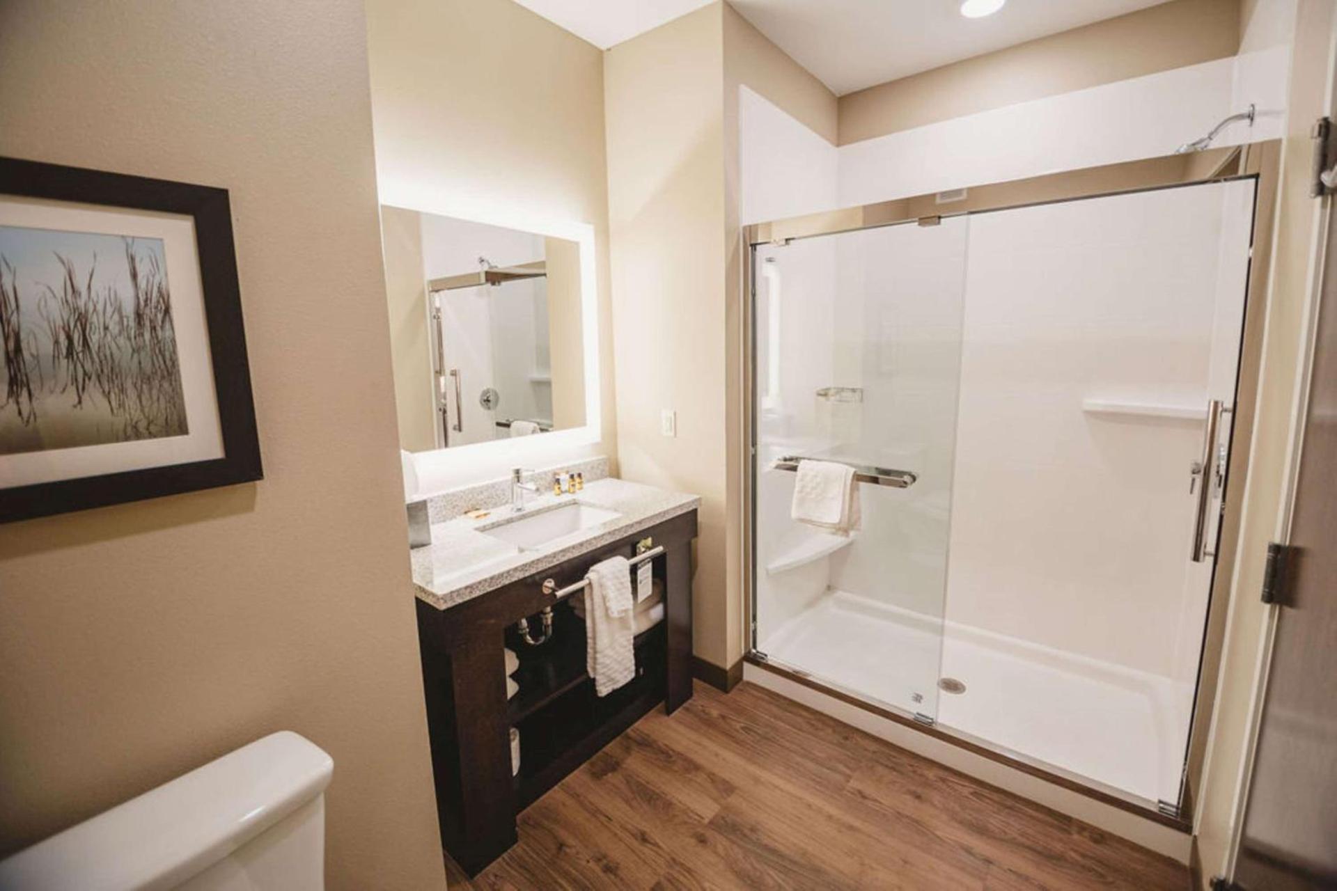 Best Western Plus Lakeview Hotel photo 13