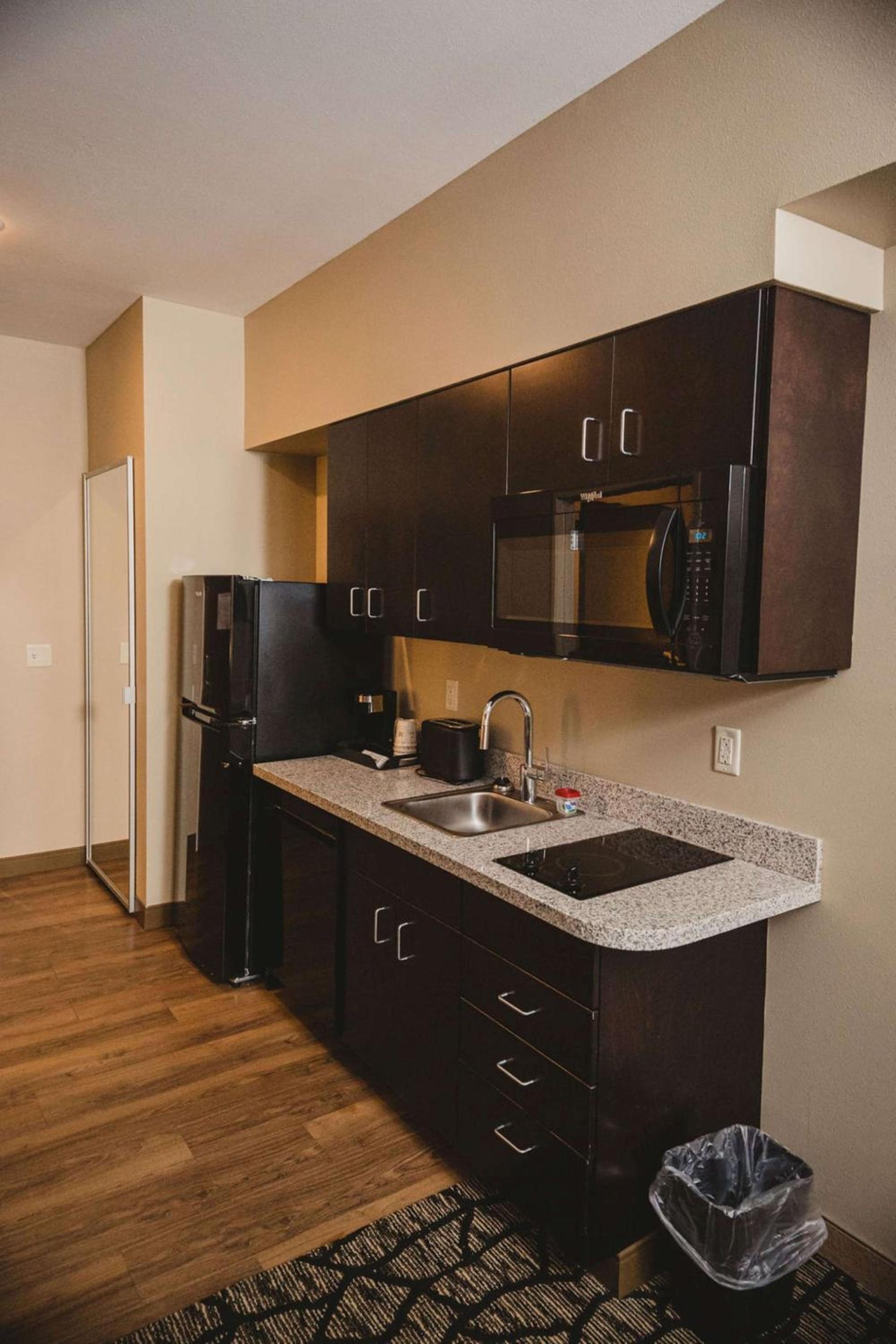 Best Western Plus Lakeview Hotel photo 7