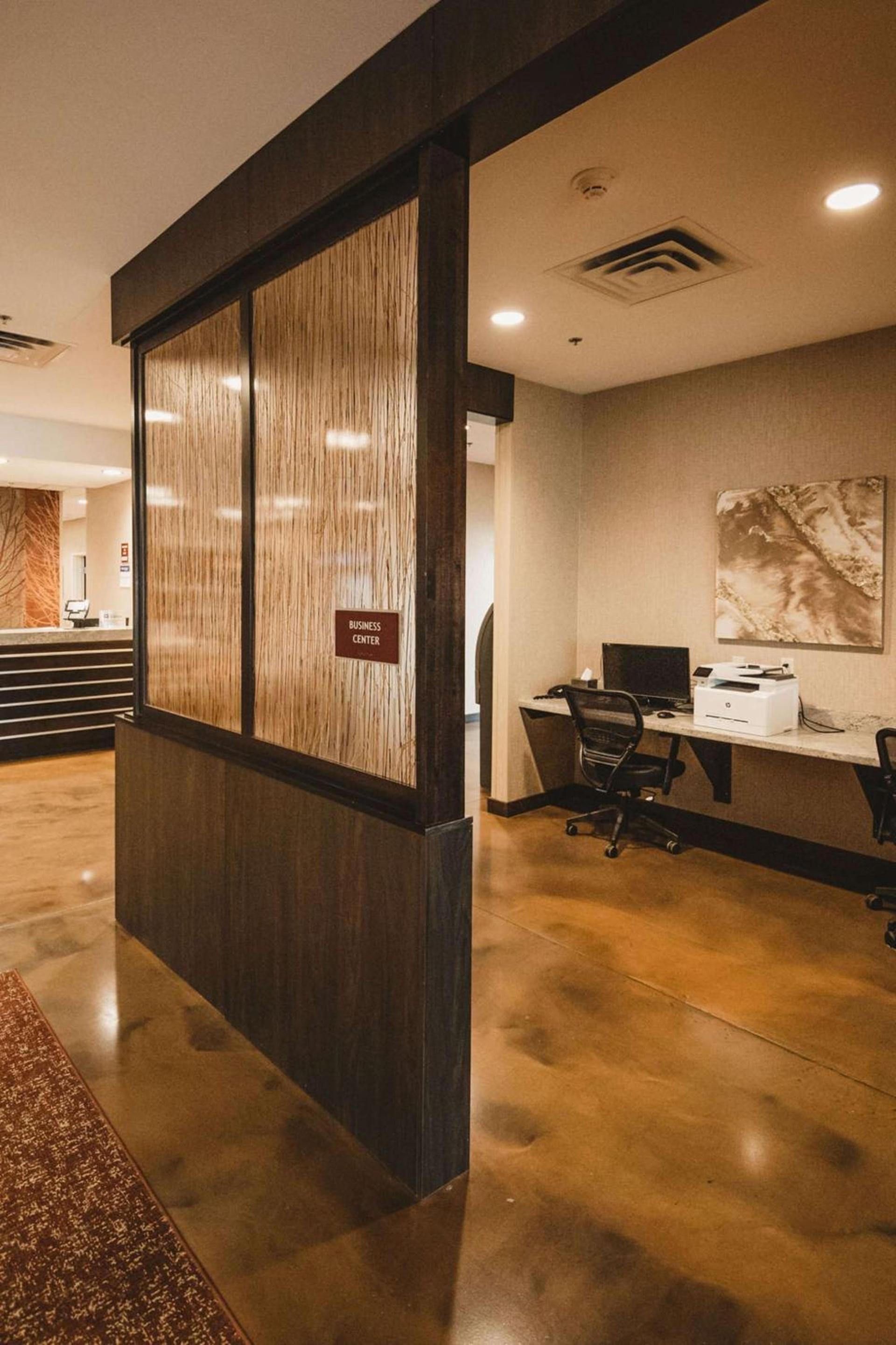 Best Western Plus Lakeview Hotel photo 6