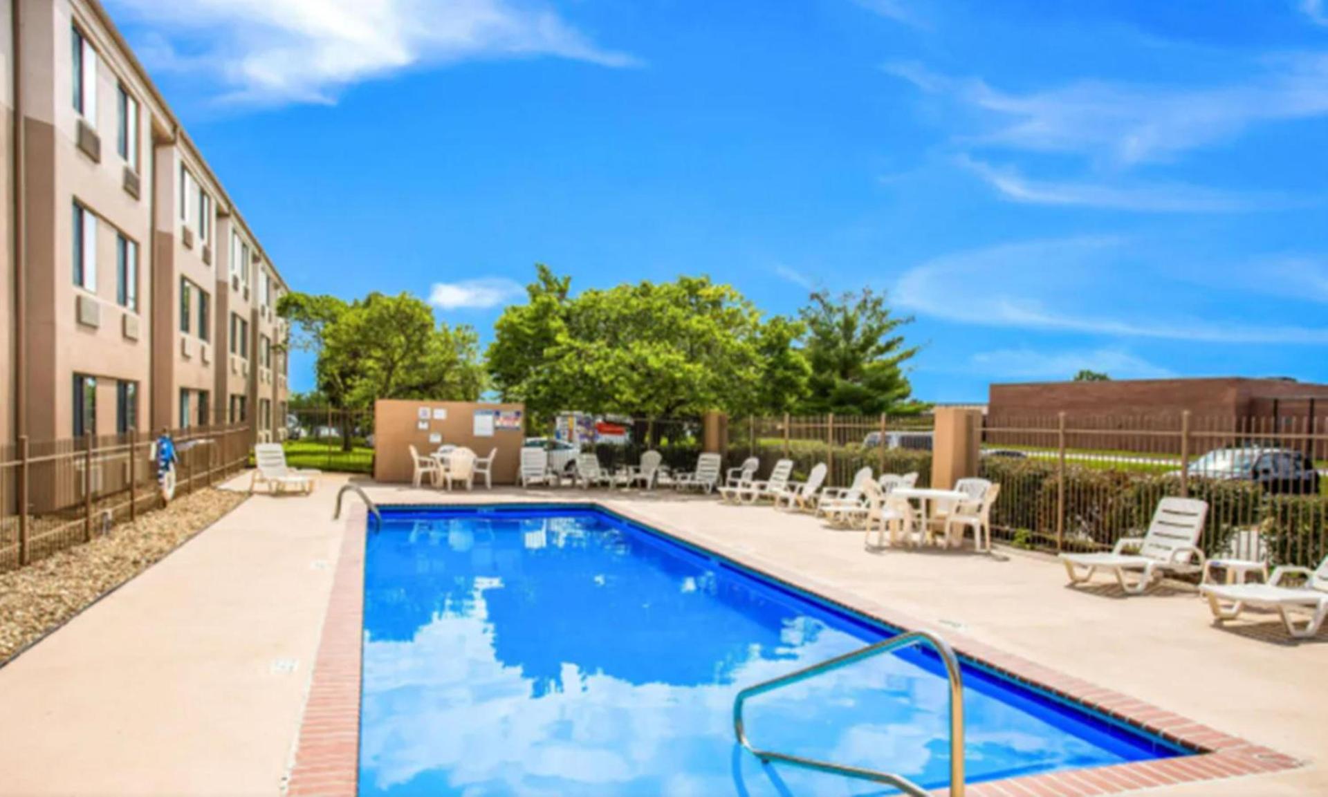 Quality Inn Kansas City International Airport photo 27