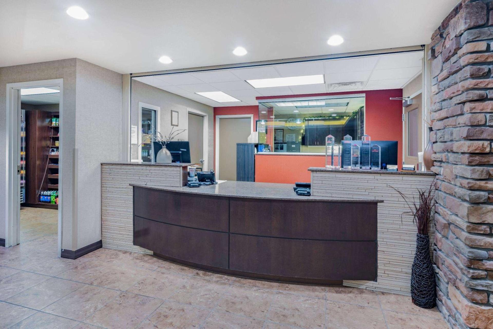 Hawthorn Extended Stay by Wyndham Dickinson photo 5