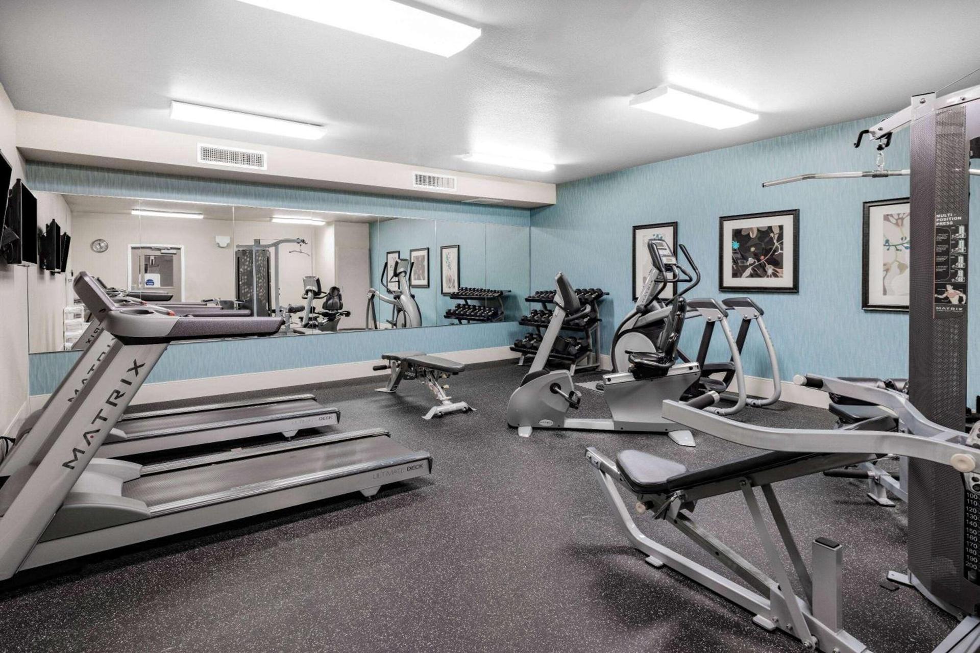 Hawthorn Extended Stay by Wyndham Dickinson photo 9