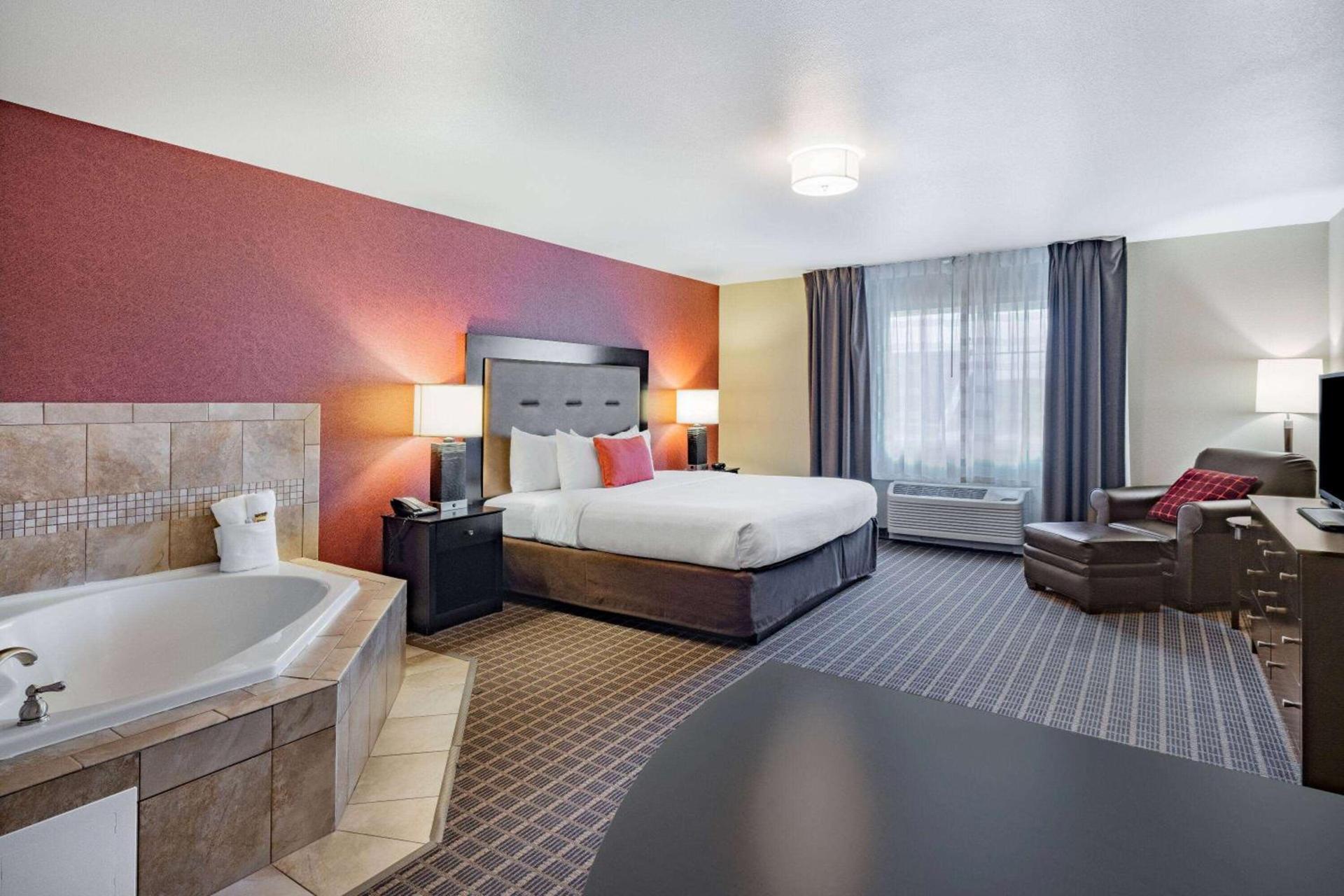 Hawthorn Extended Stay by Wyndham Dickinson photo 23