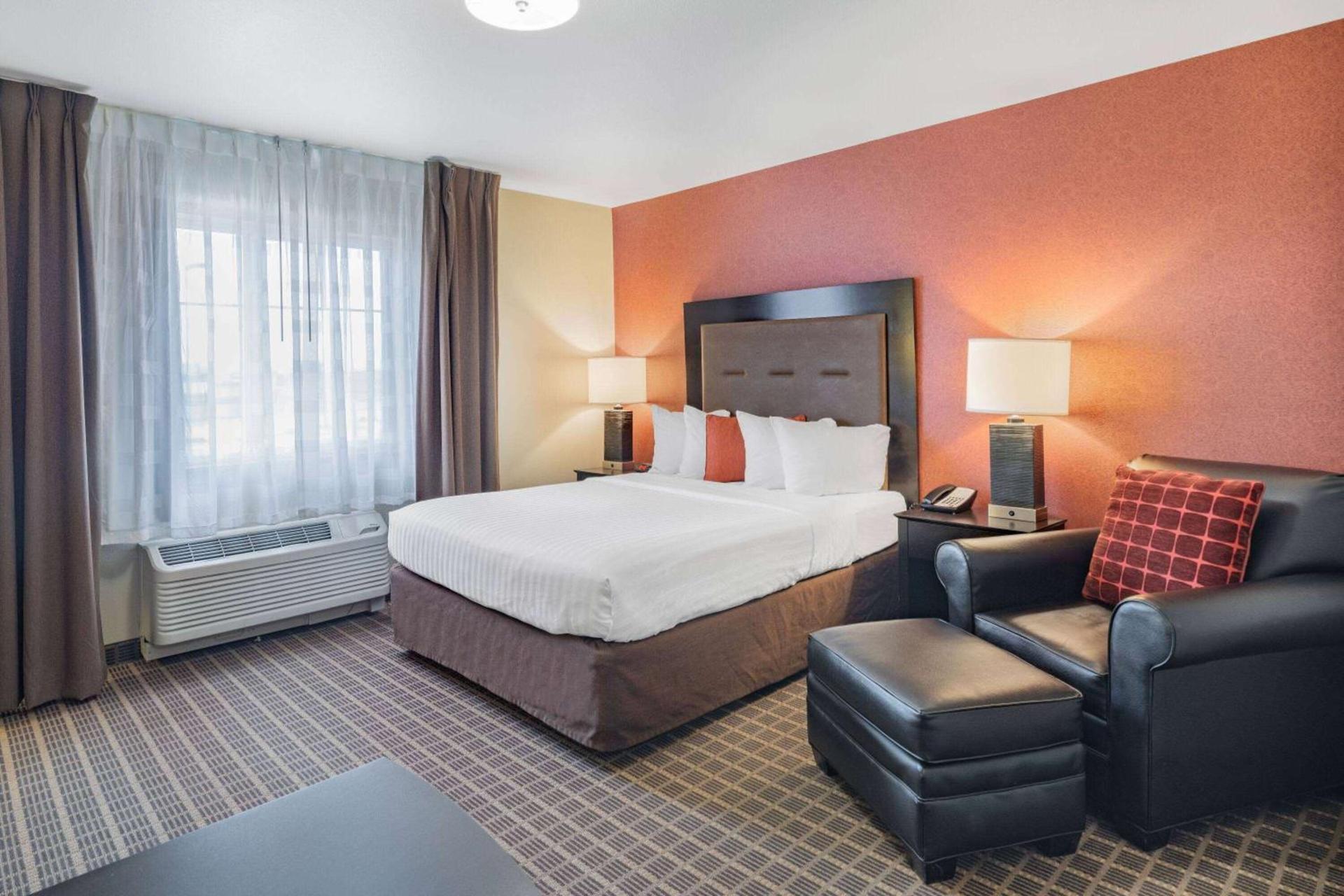 Hawthorn Extended Stay by Wyndham Dickinson photo 26