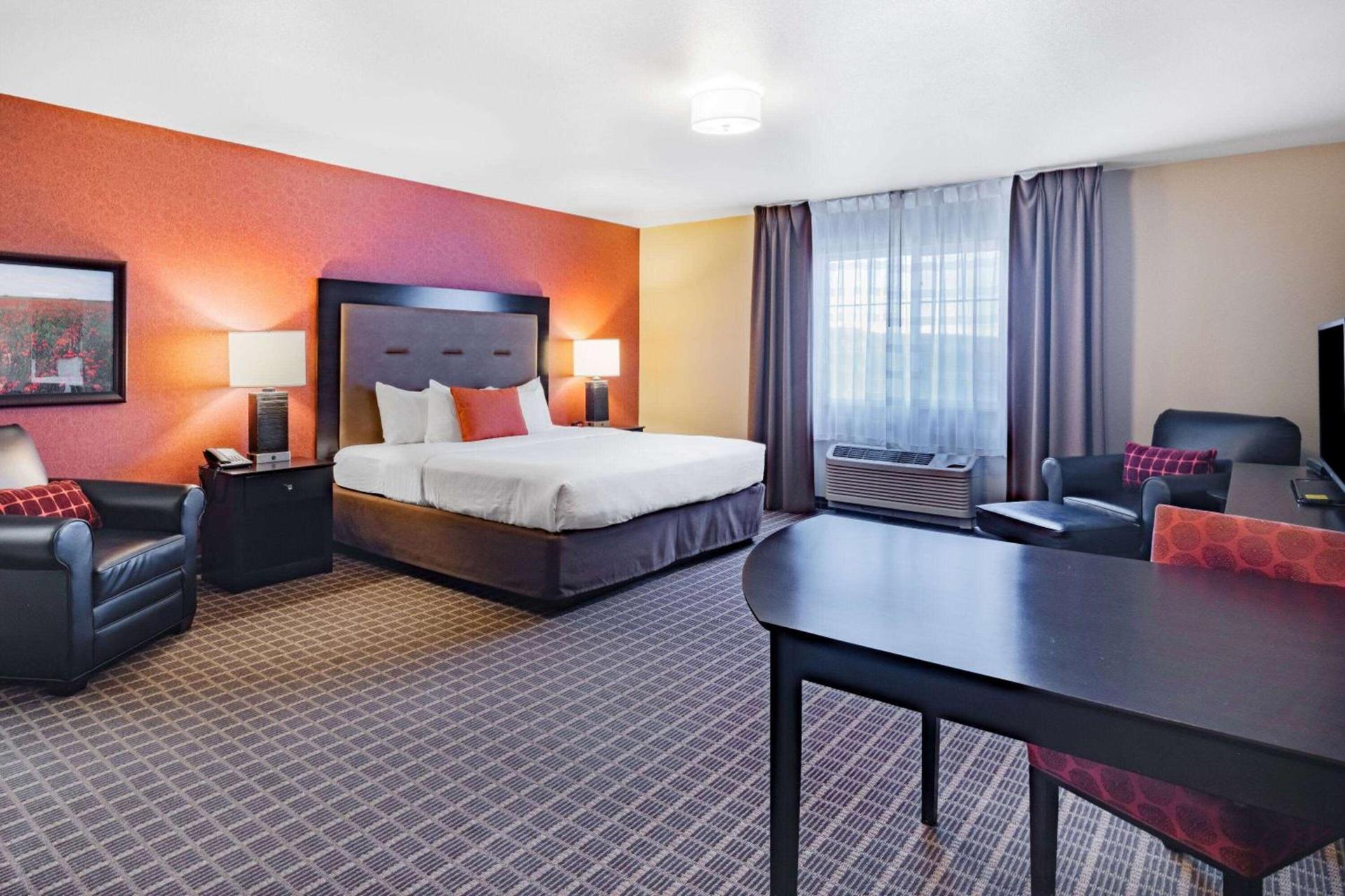 Hawthorn Extended Stay by Wyndham Dickinson photo 27