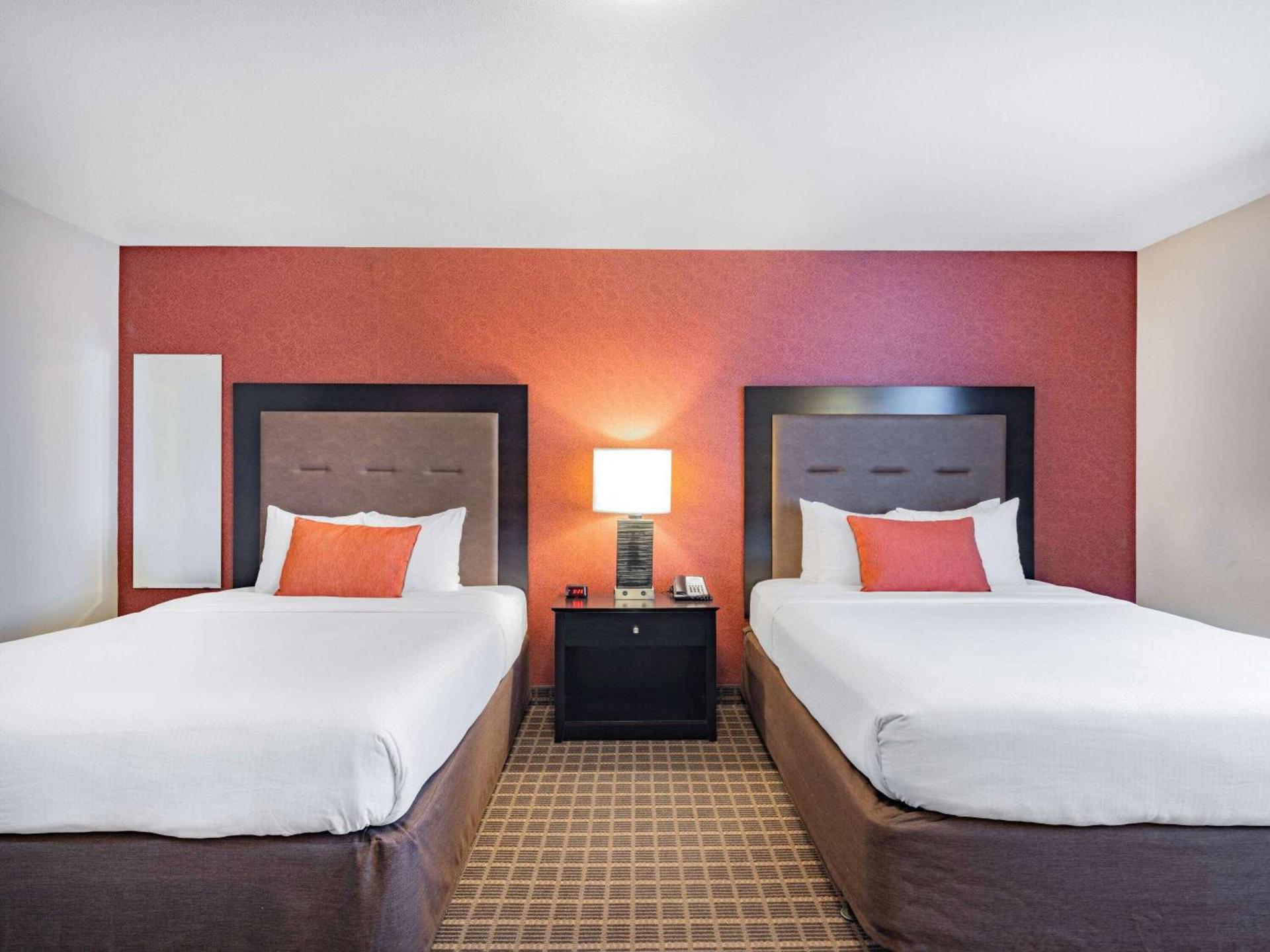 Hawthorn Extended Stay by Wyndham Dickinson photo 29