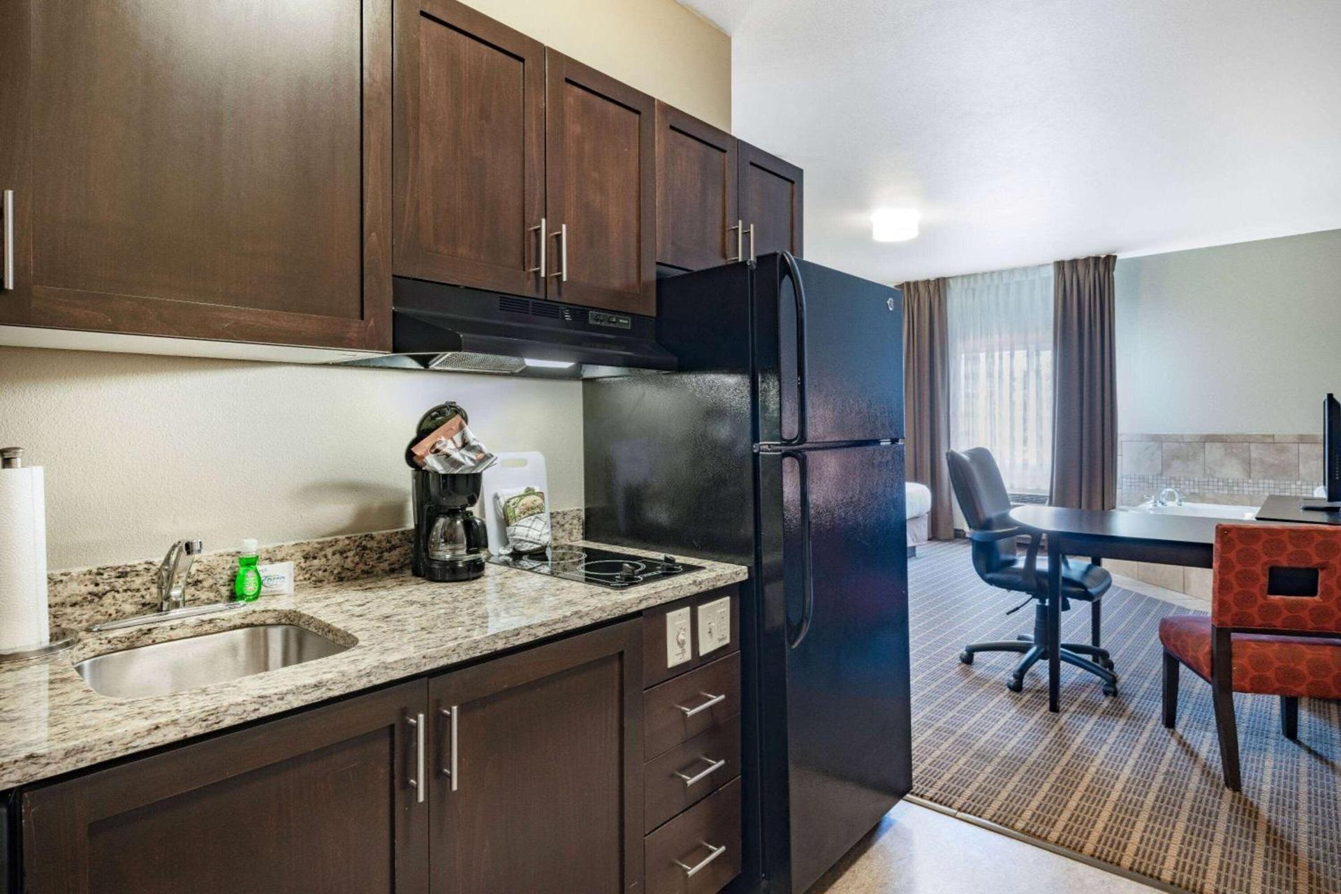 Hawthorn Extended Stay by Wyndham Dickinson photo 31