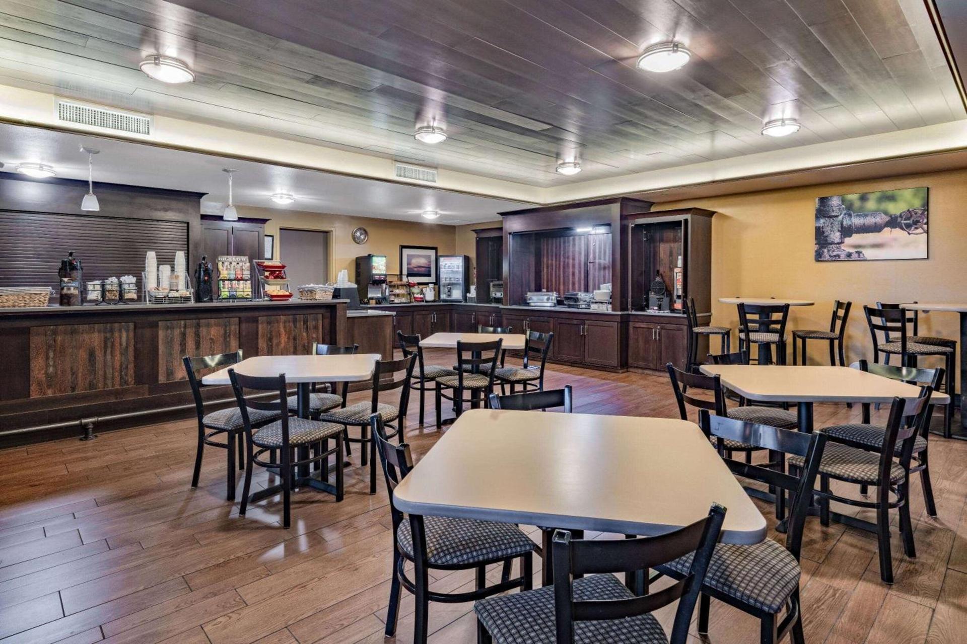Hawthorn Extended Stay by Wyndham Dickinson photo 40
