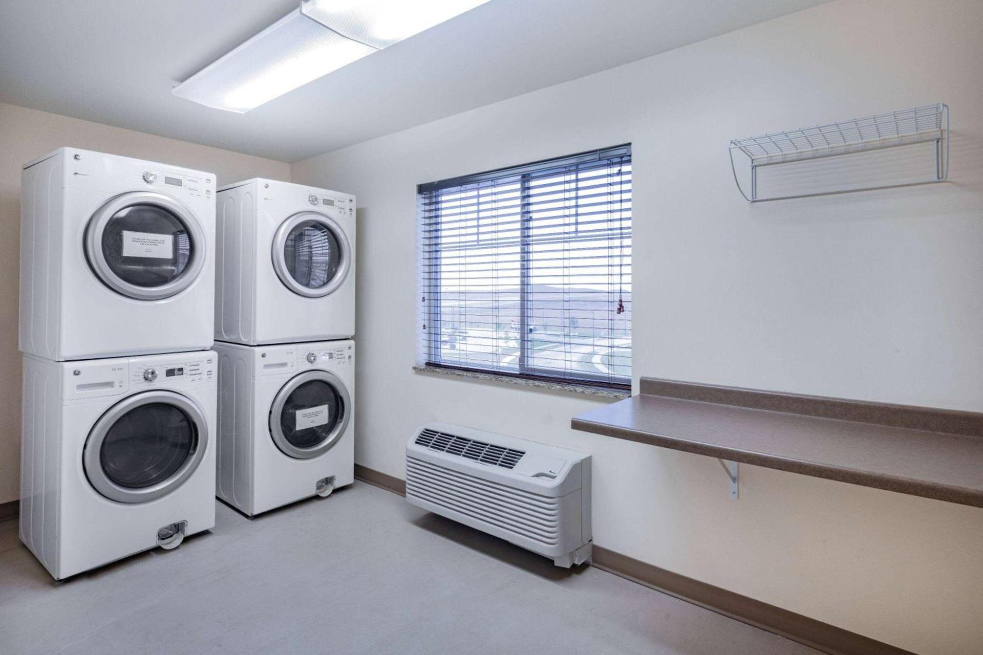 Hawthorn Extended Stay by Wyndham Dickinson photo 41