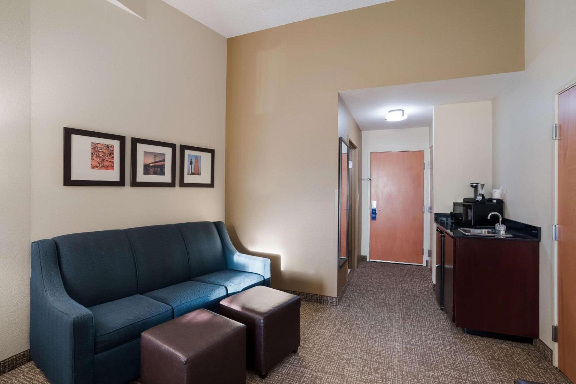 Comfort Suites Suffolk - Chesapeake photo 11