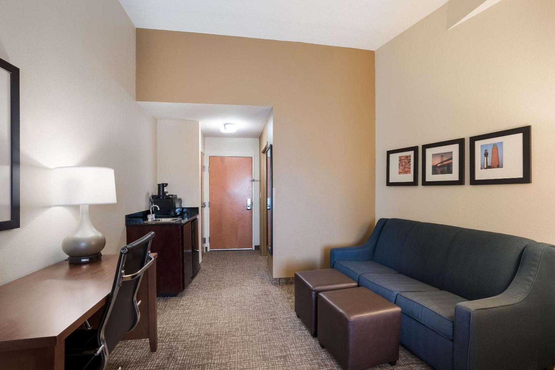 Comfort Suites Suffolk - Chesapeake photo 15