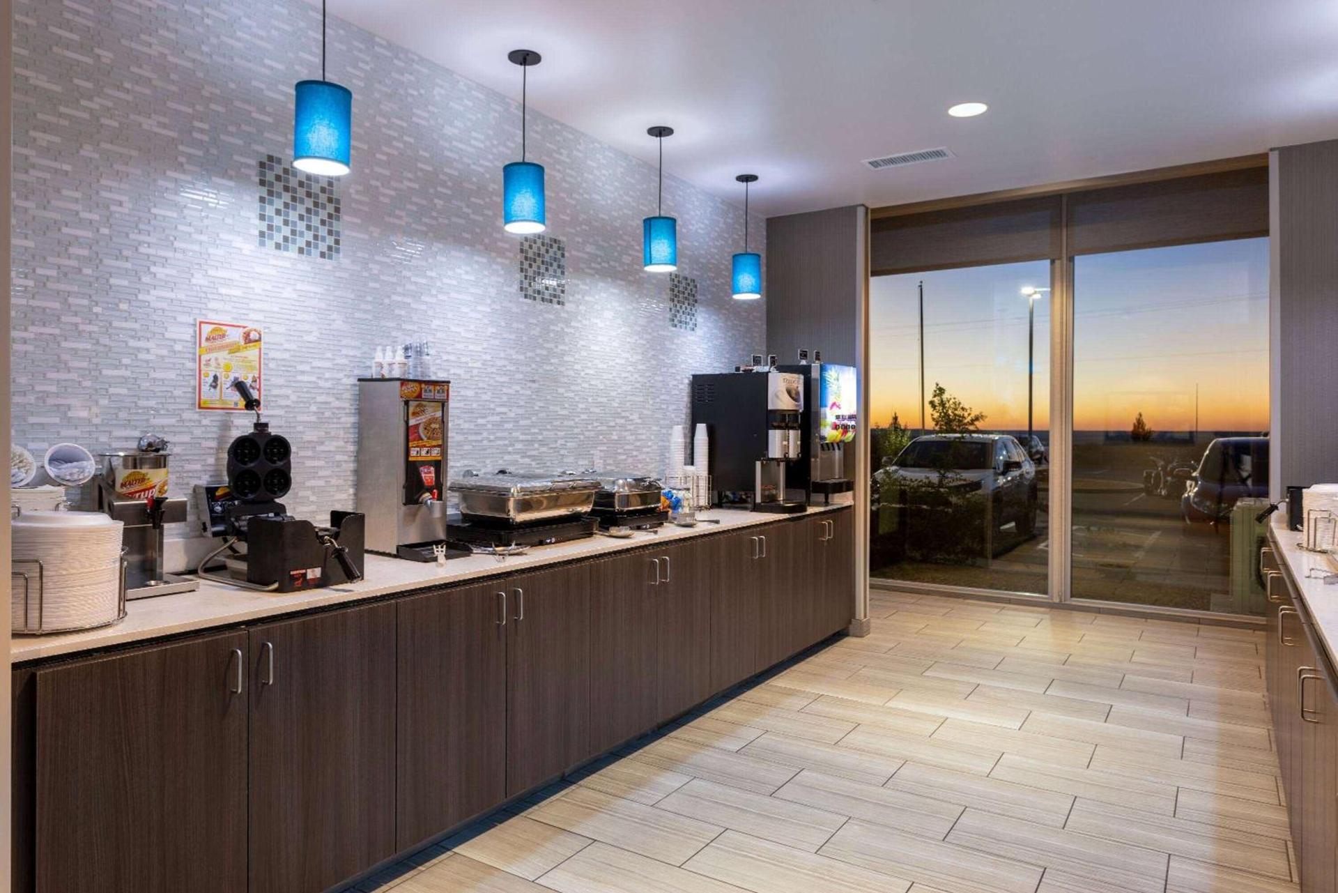 La Quinta Inn & Suites by Wyndham Holbrook Petrified Forest photo 42